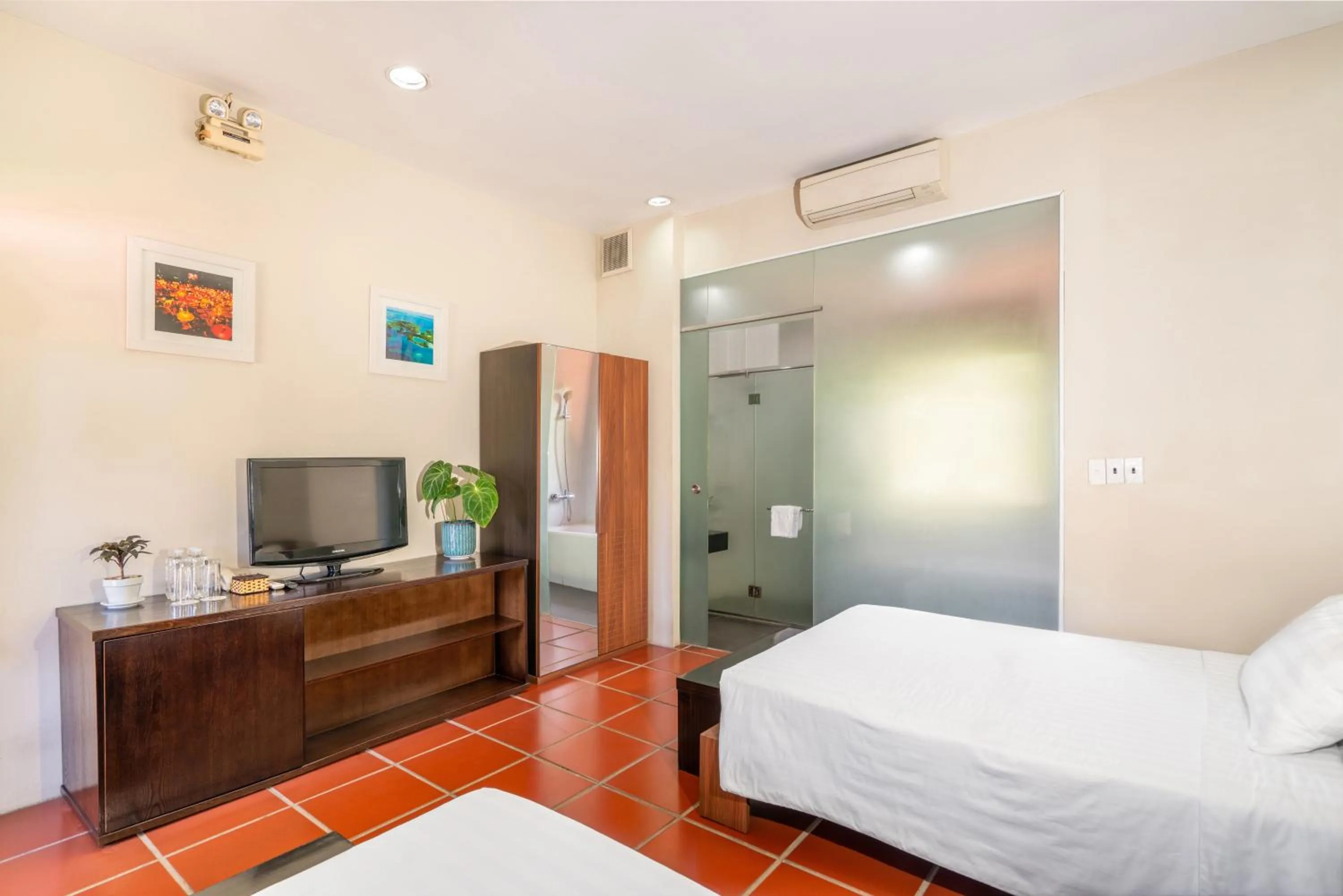 Bed in Mekong Long Thanh Resort & Reststop