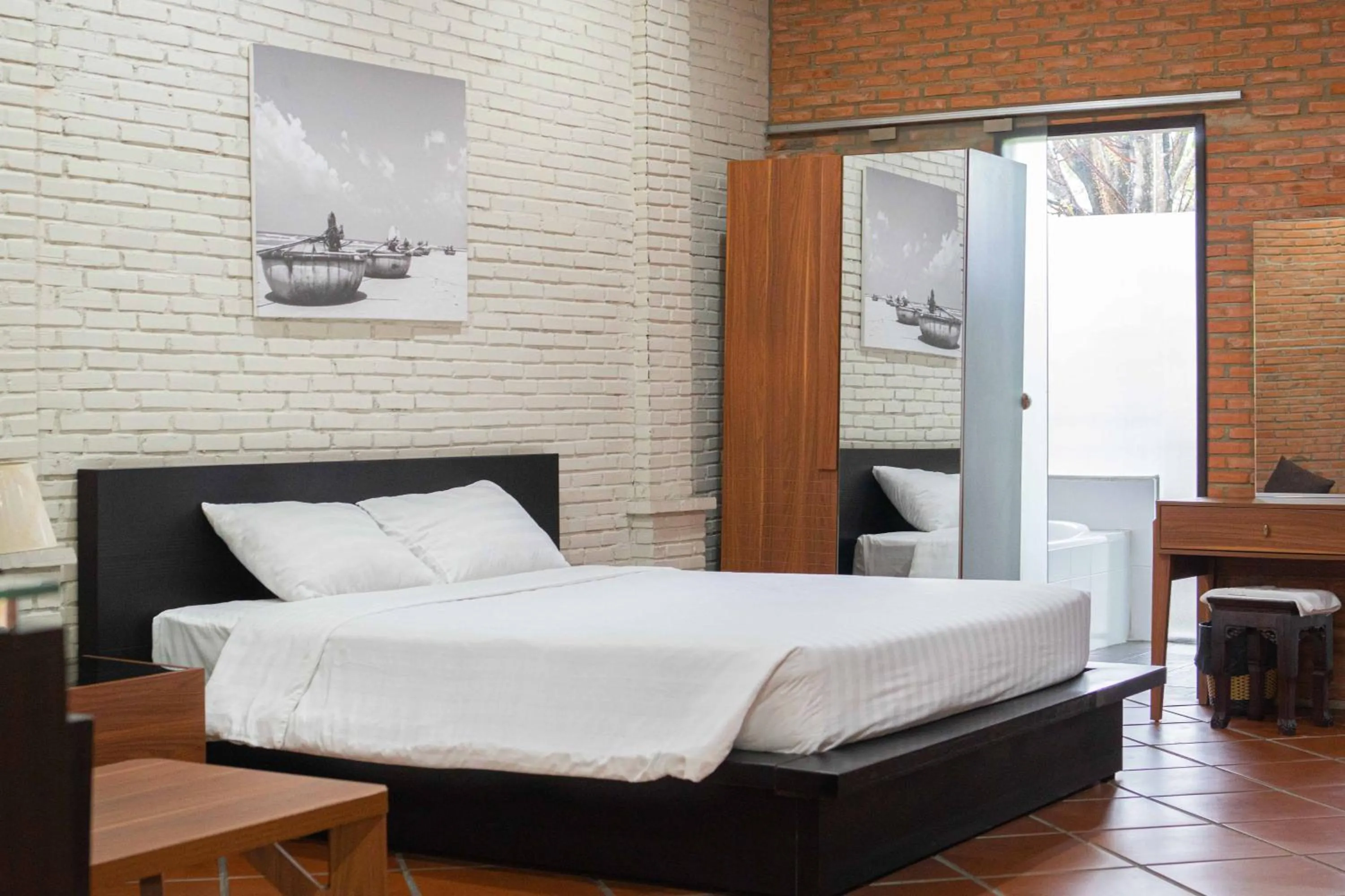 Bed in Mekong Long Thanh Resort & Reststop