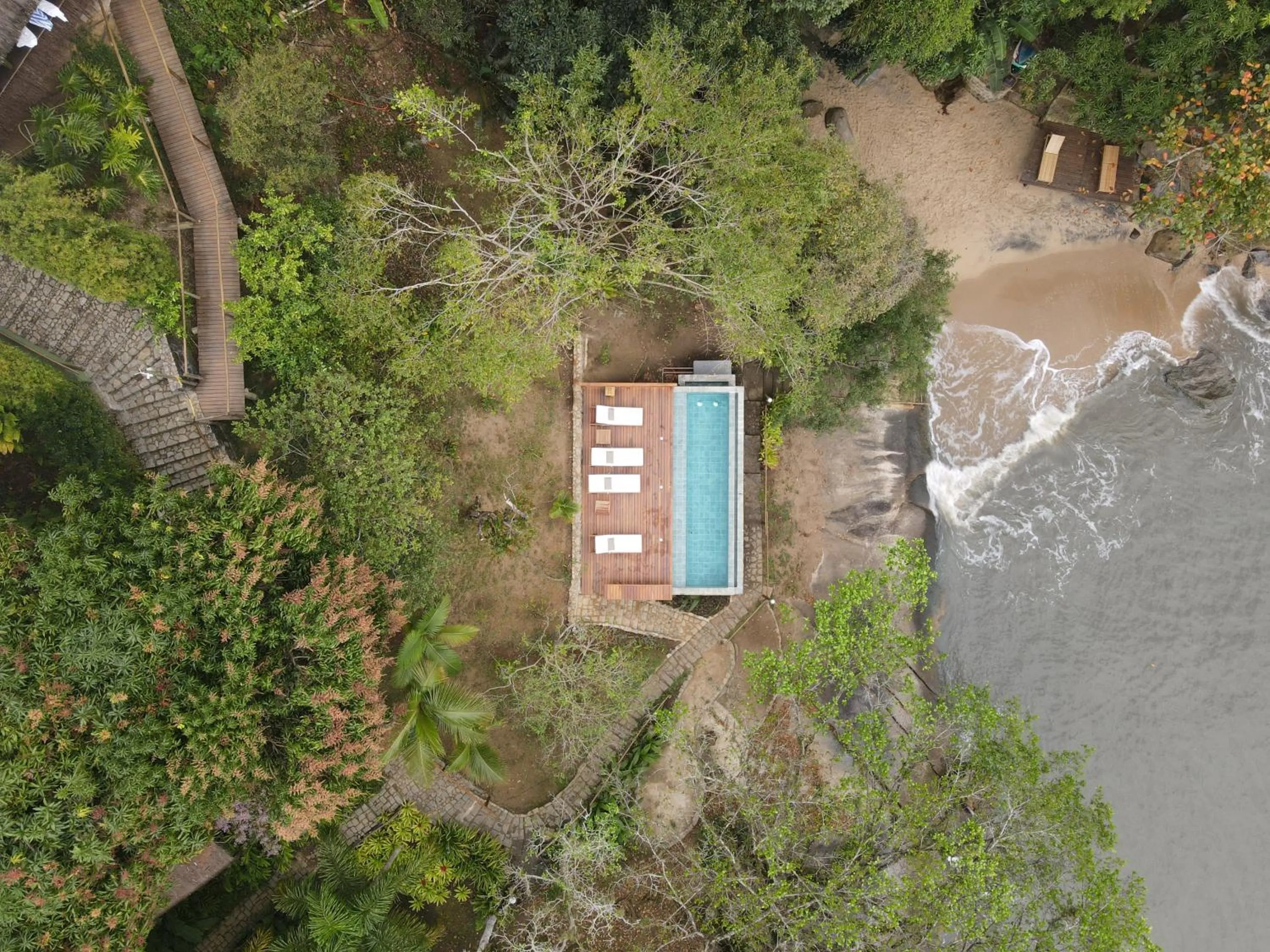 Swimming pool in Casa Luz Paraty