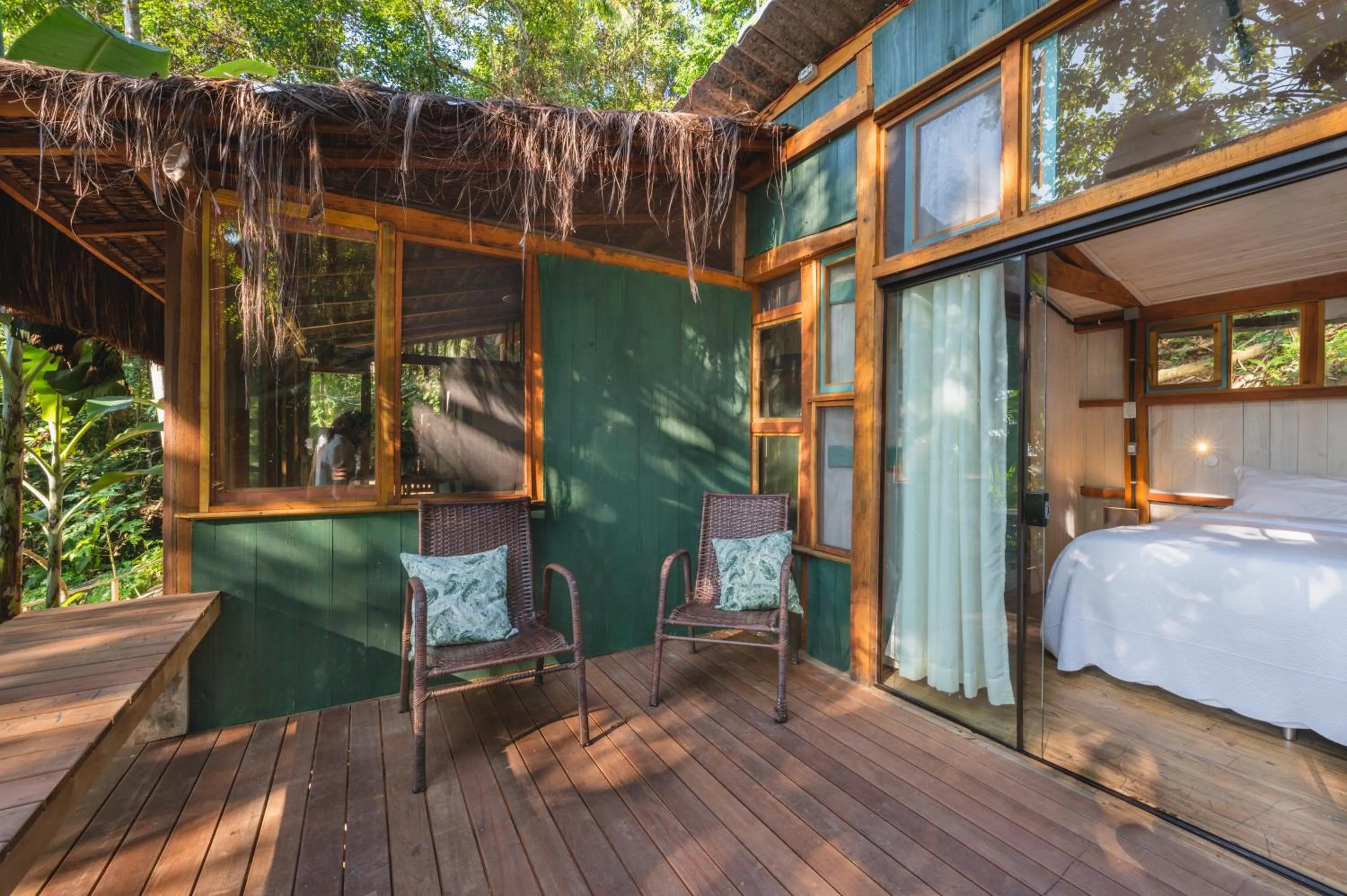 Balcony/Terrace, Bed in Casa Luz Paraty