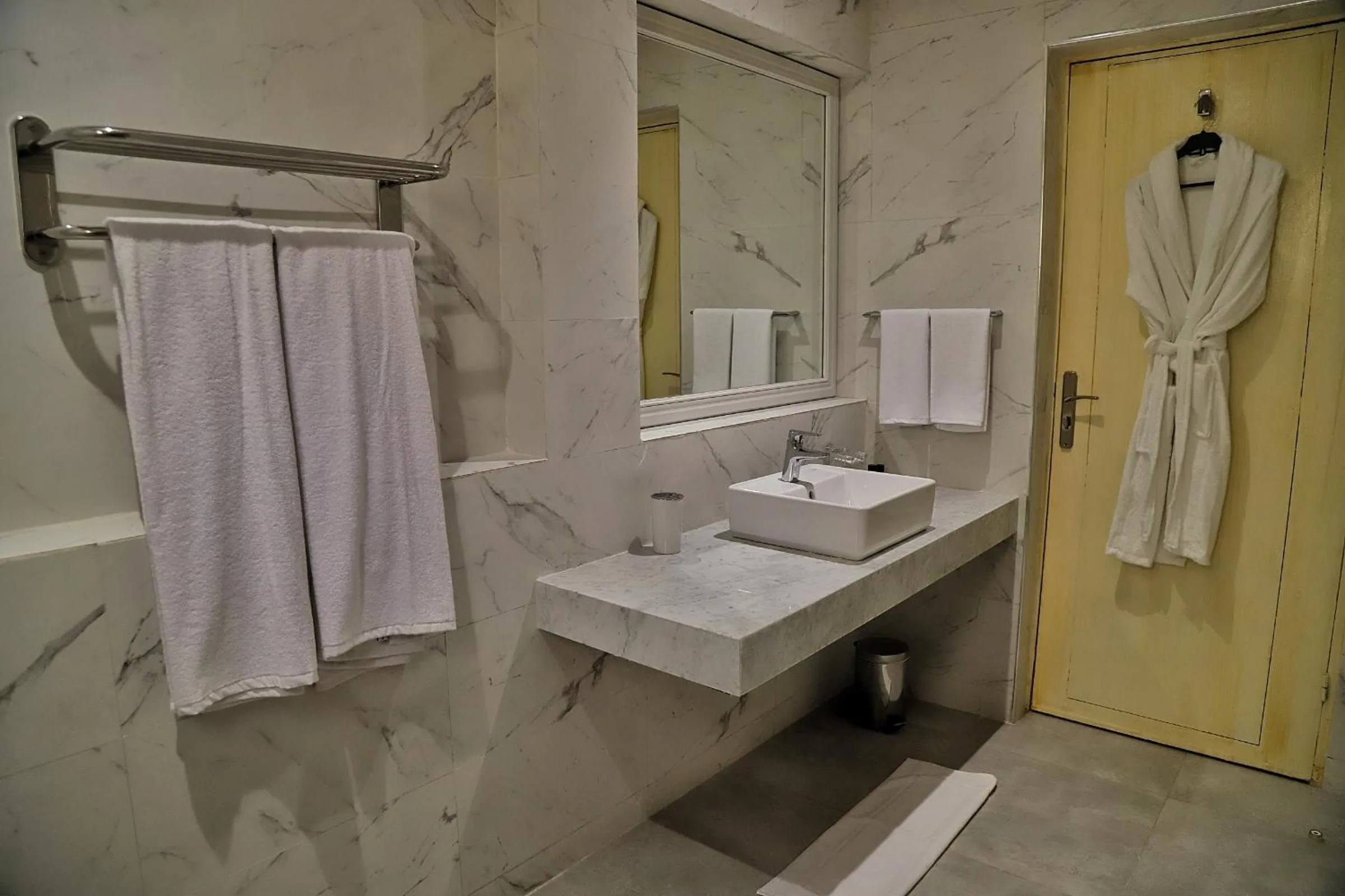 Shower in Hotel Parador