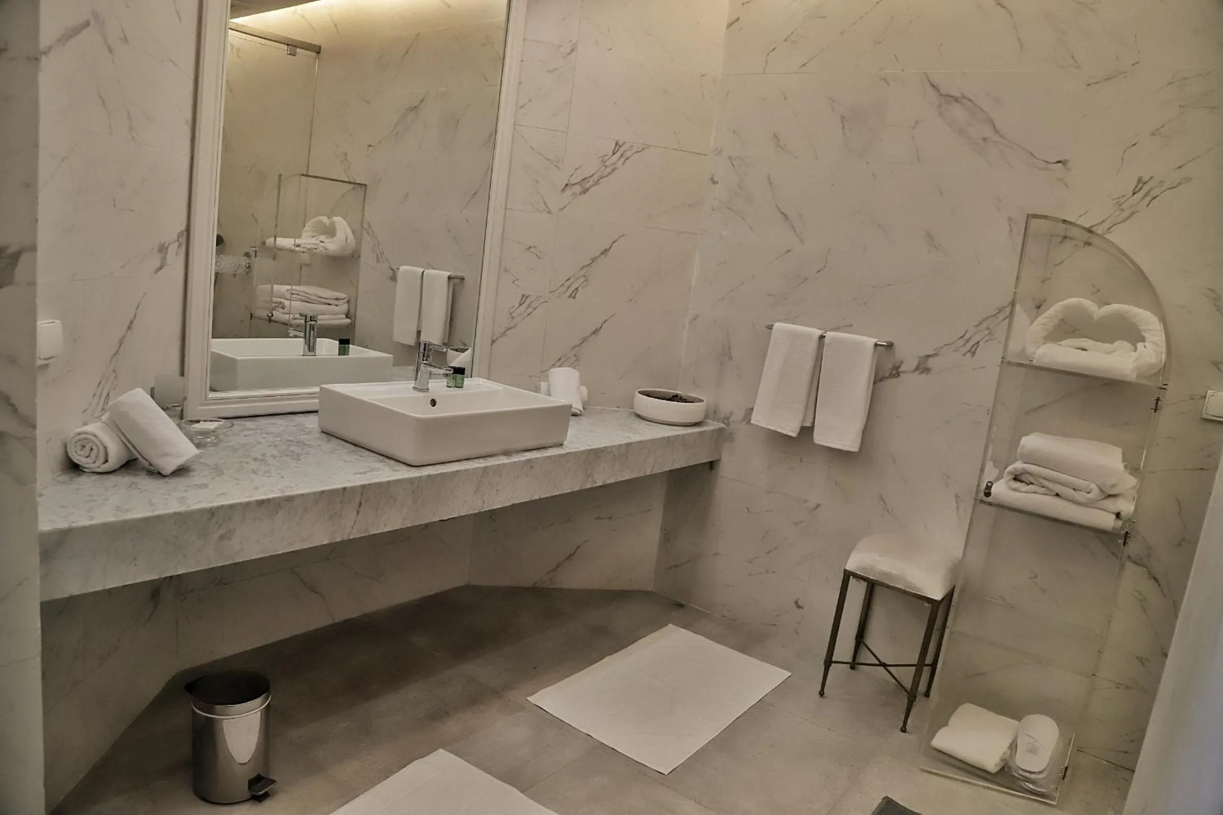 Shower in Hotel Parador