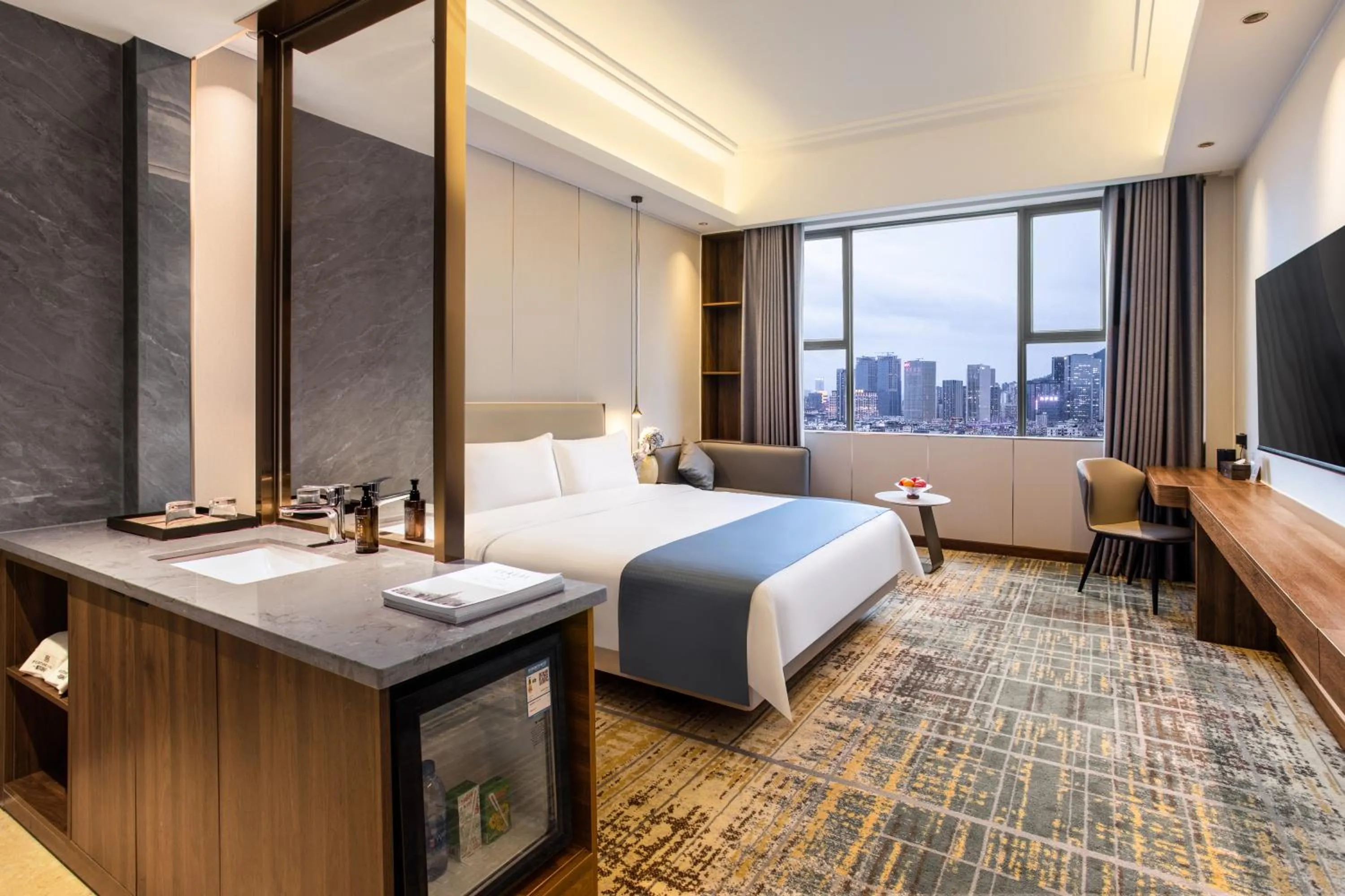 Photo of the whole room, Bed in Fortune Land Shenzhen
