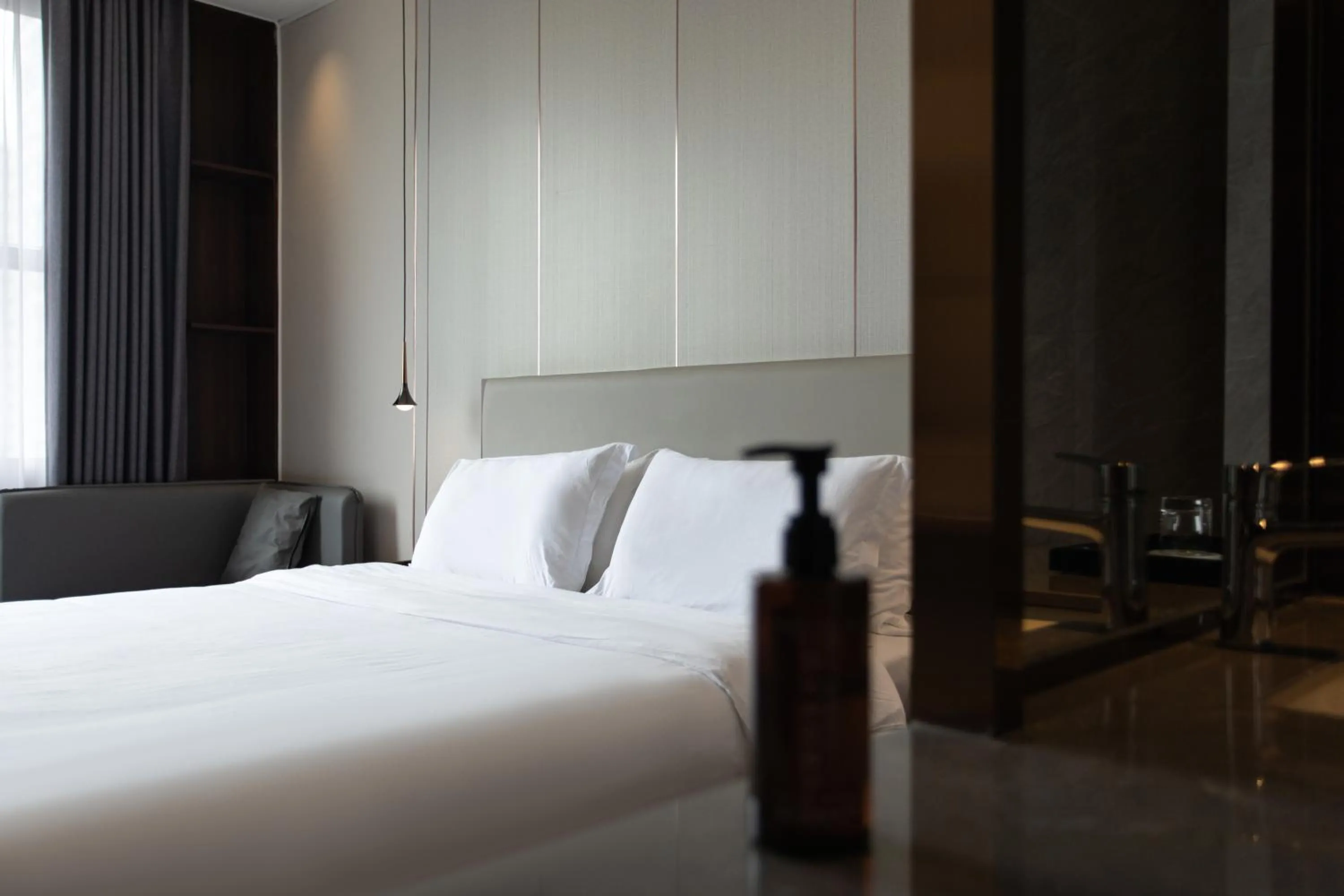 Bedroom, Bed in Fortune Land Shenzhen