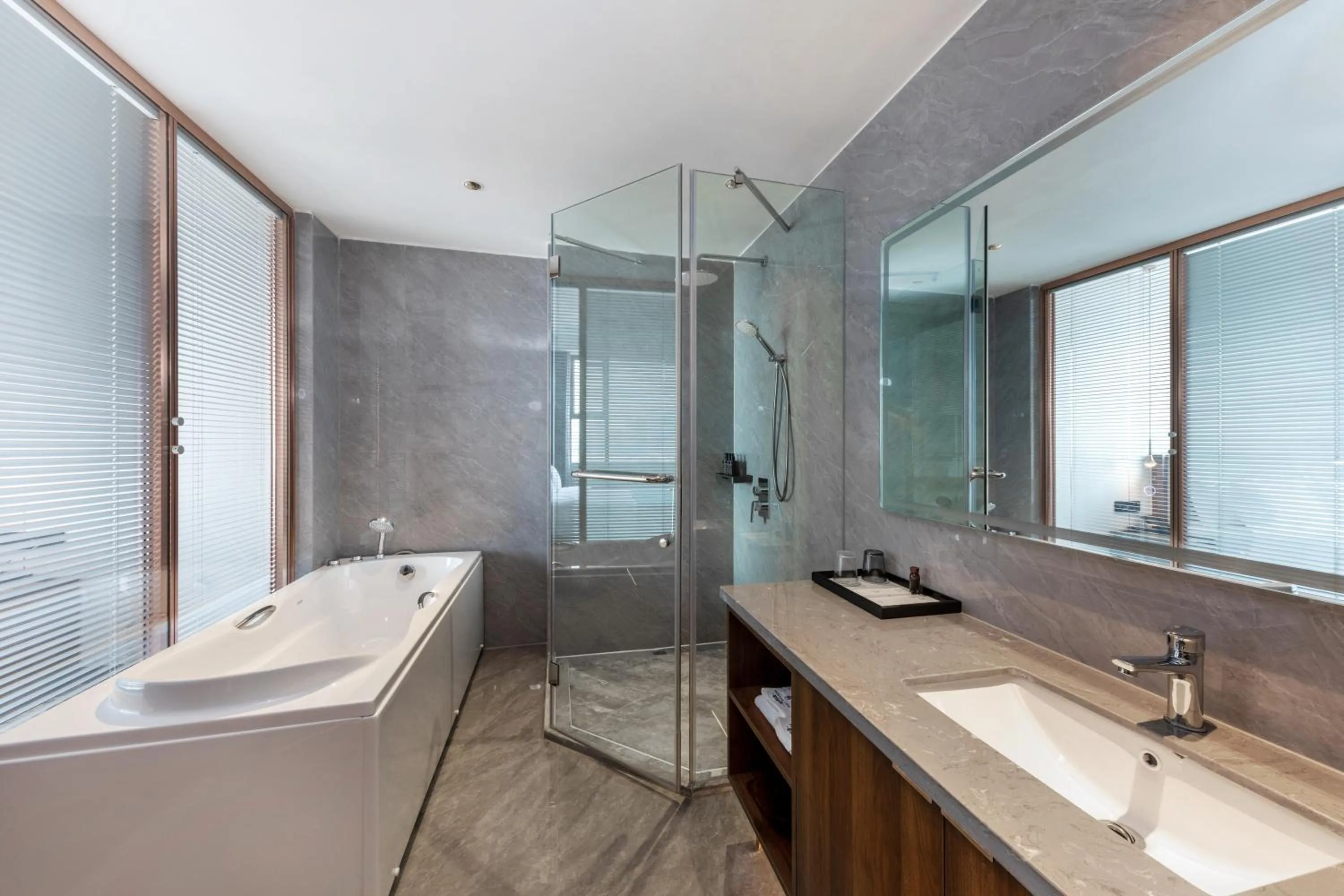 Shower in Fortune Land Shenzhen
