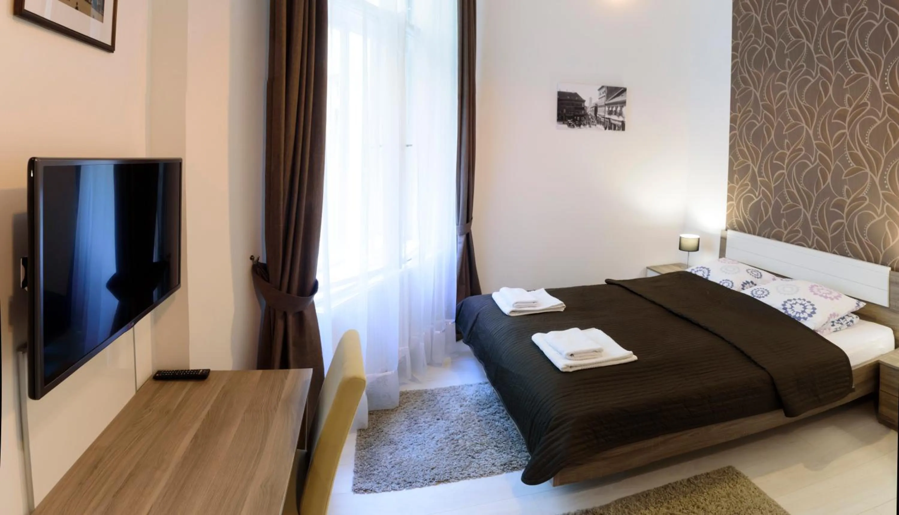 Day, Bed in Váci Street Downtown Apartments