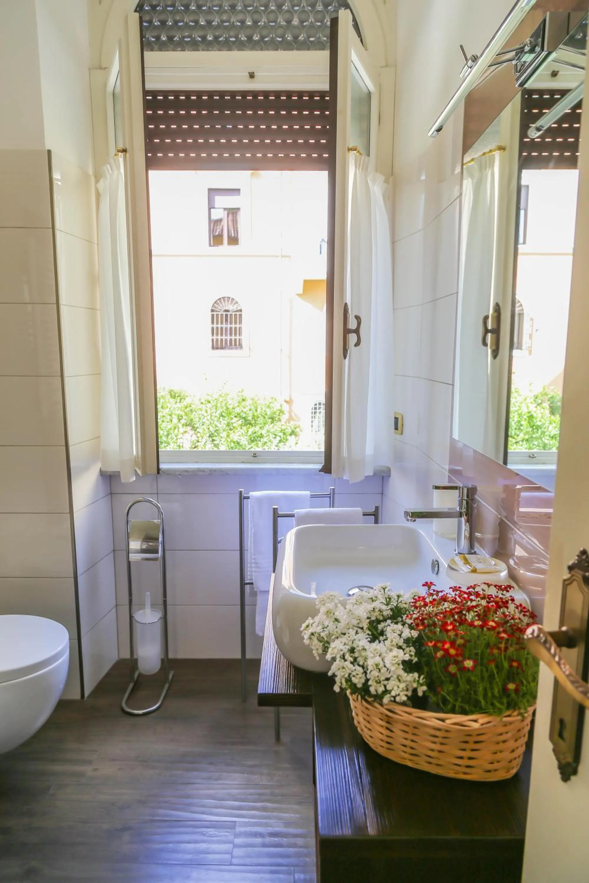 Bathroom, Bed in Villa Matissa