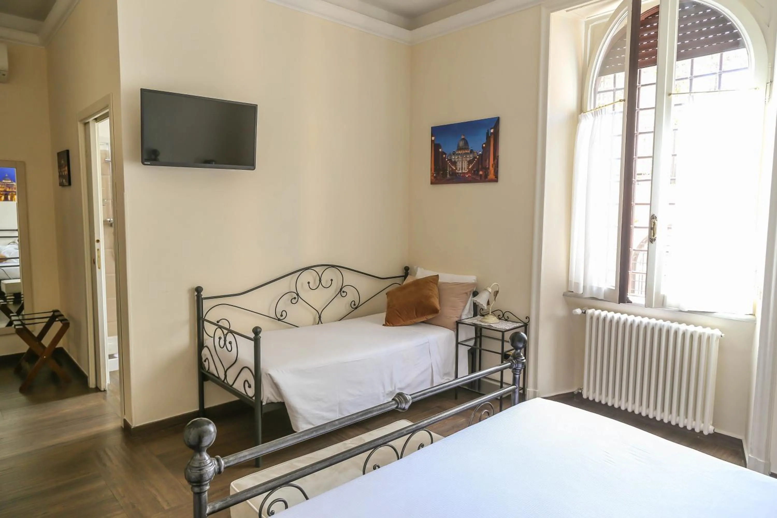 Bedroom, Bed in Villa Matissa
