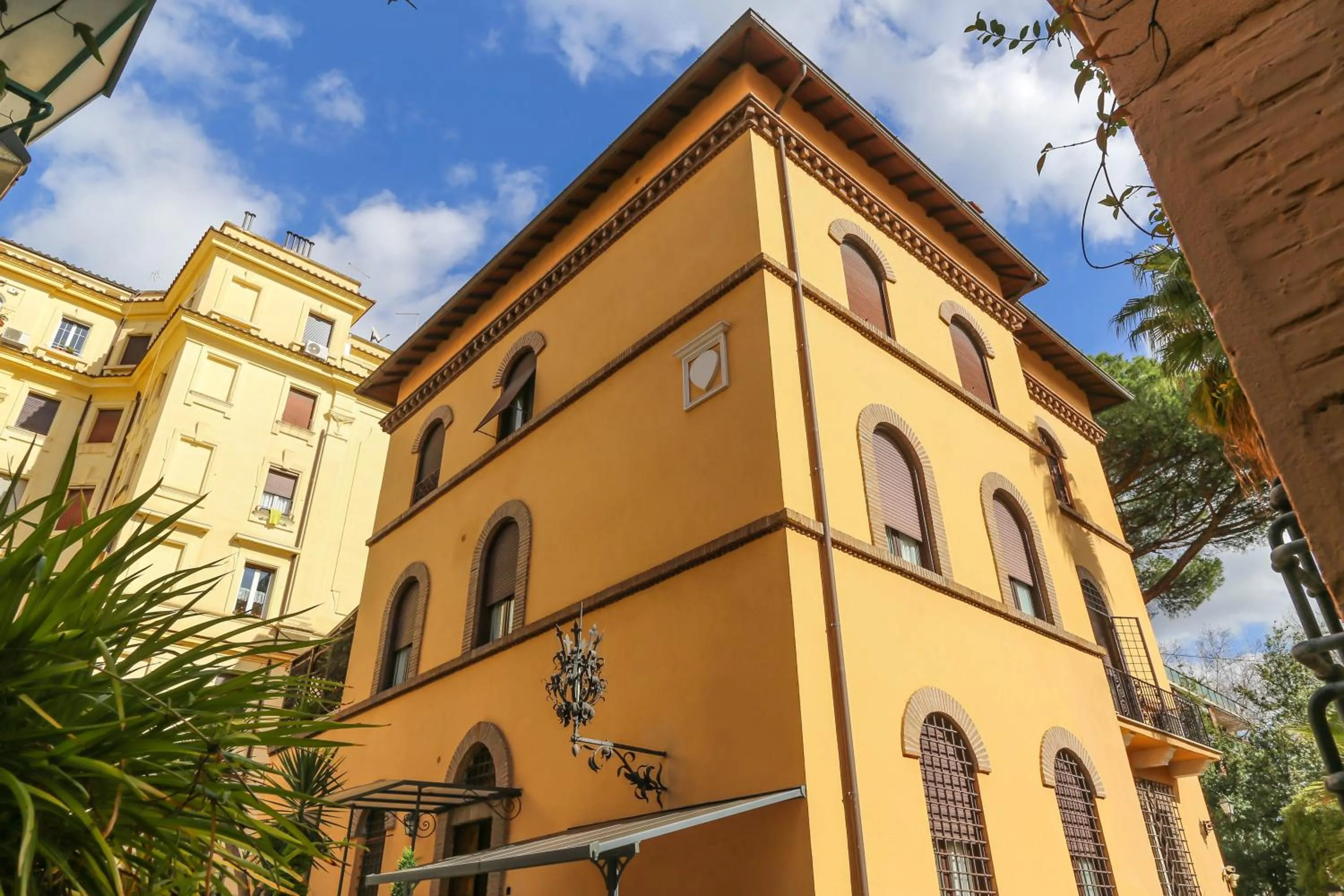 Facade/entrance in Villa Matissa