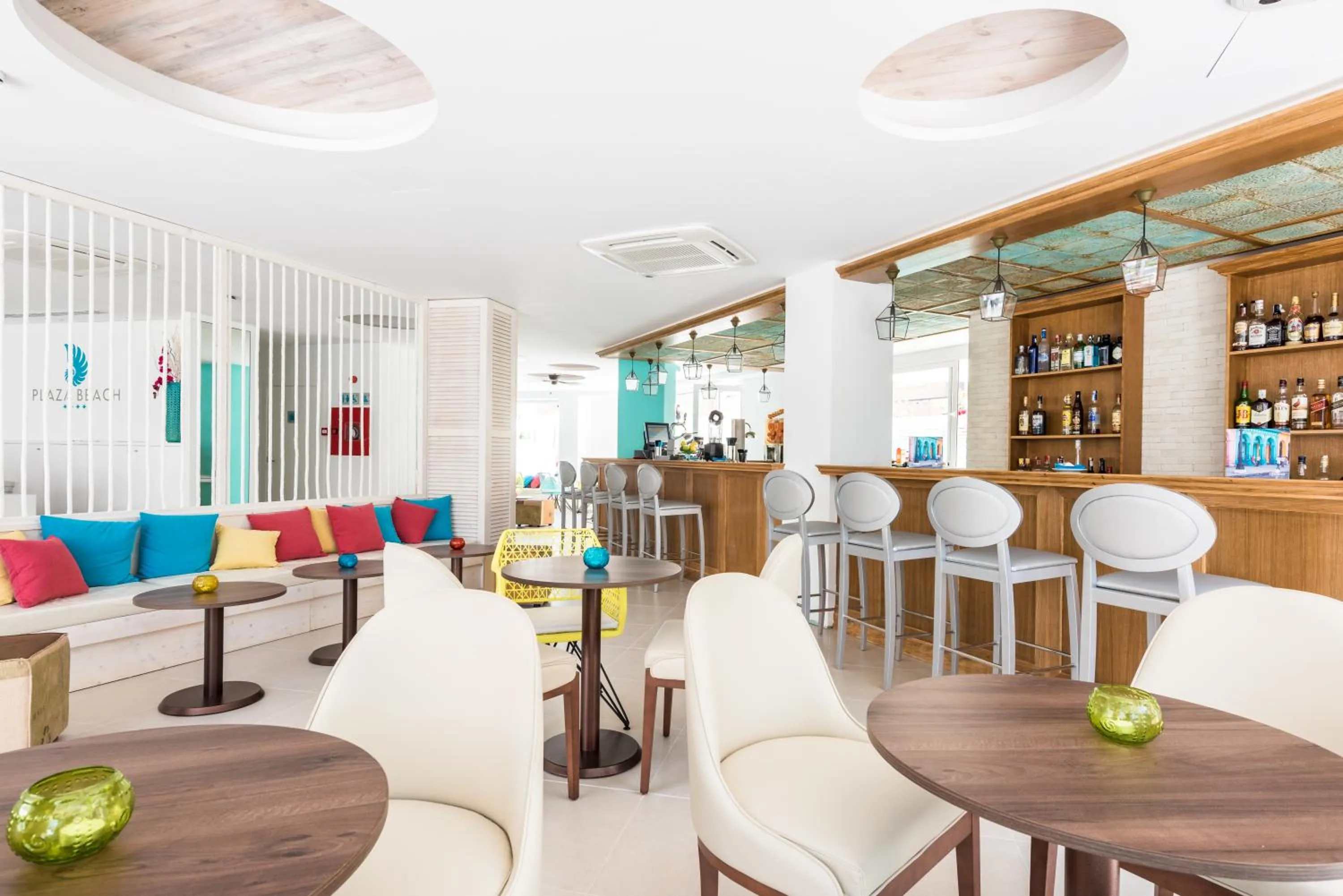 Lounge or bar in Plaza Santa Ponsa Boutique - Adults Only.