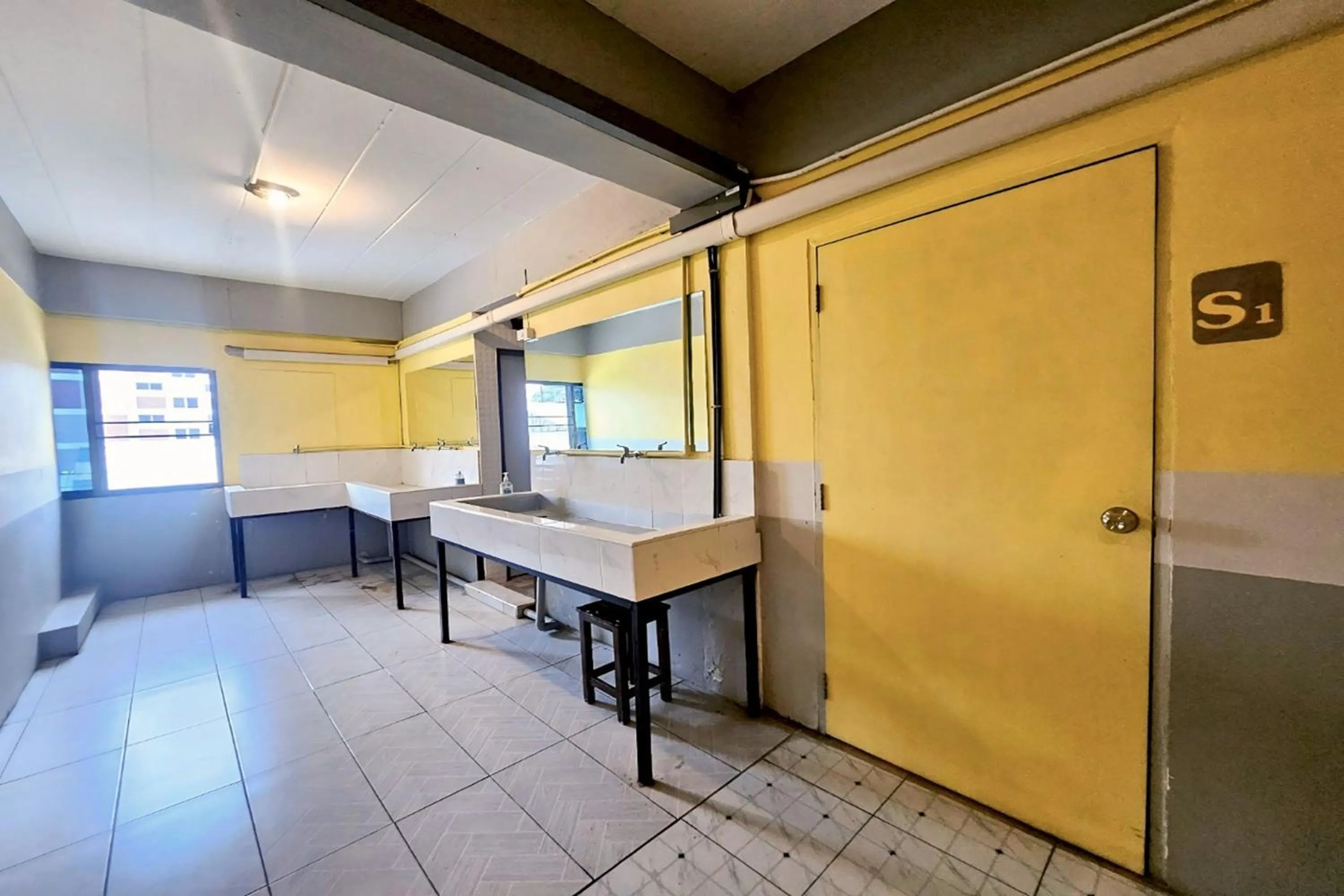 Bathroom in Me U Hostel