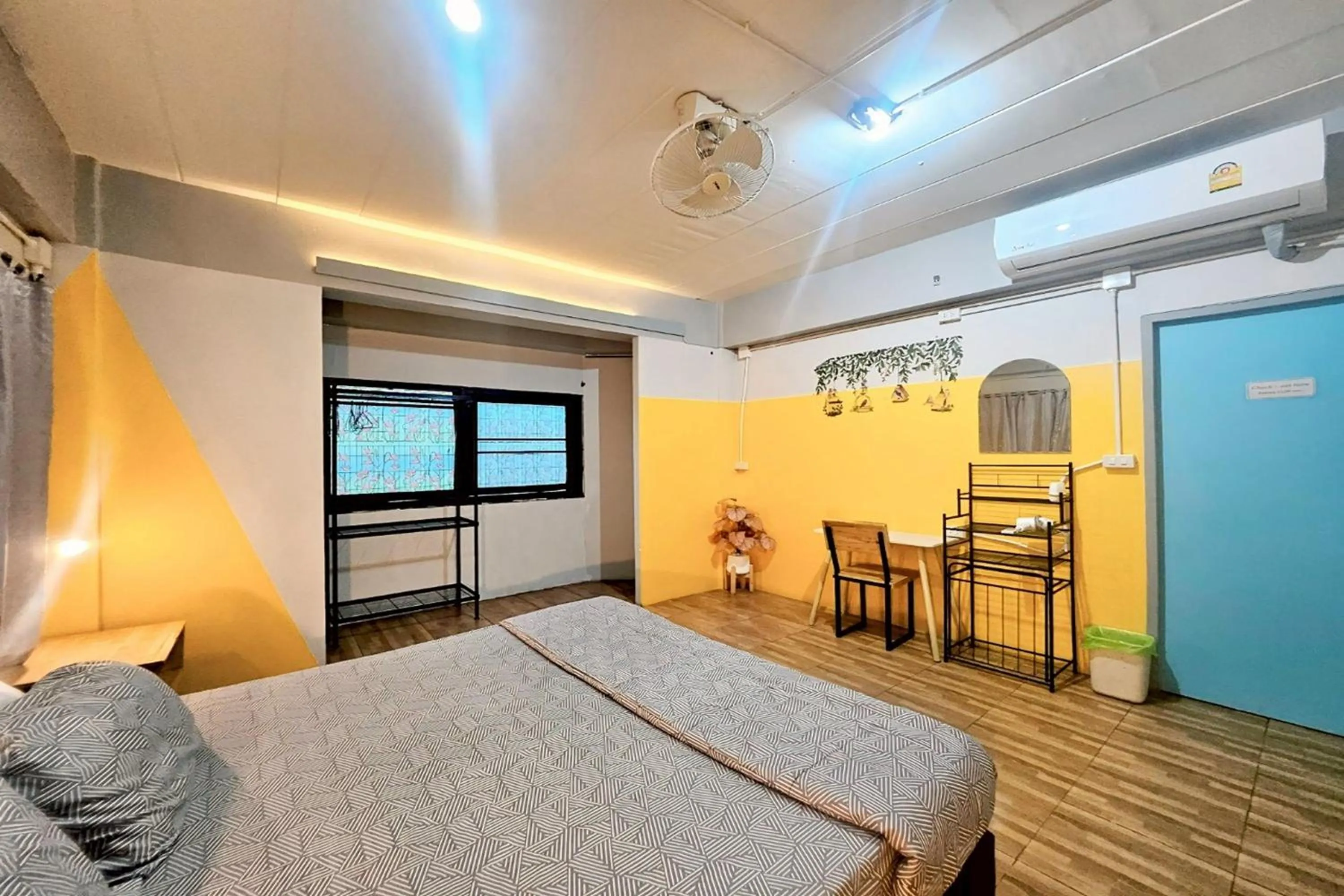 Bedroom, Bed in Me U Hostel