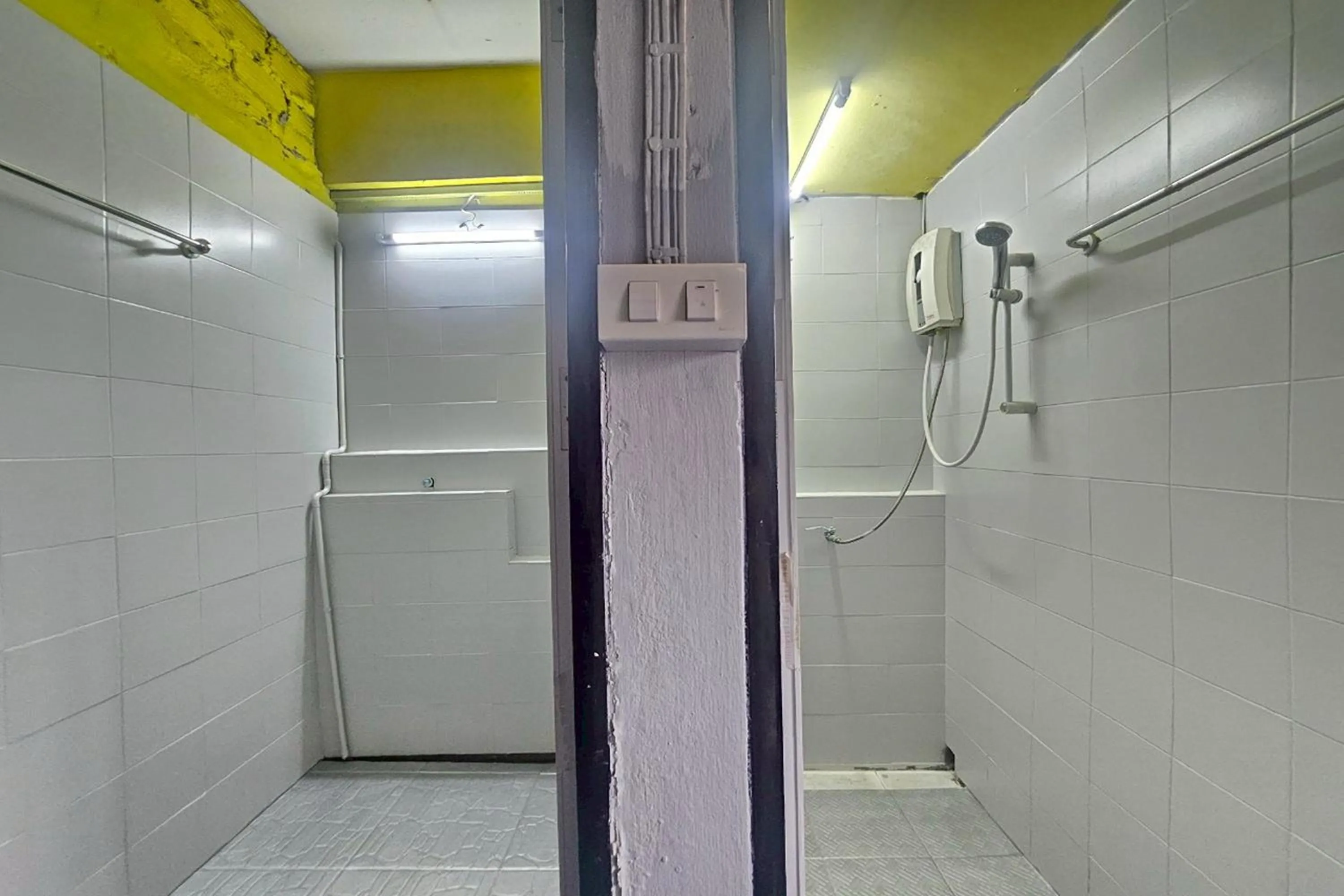 Bathroom in Me U Hostel