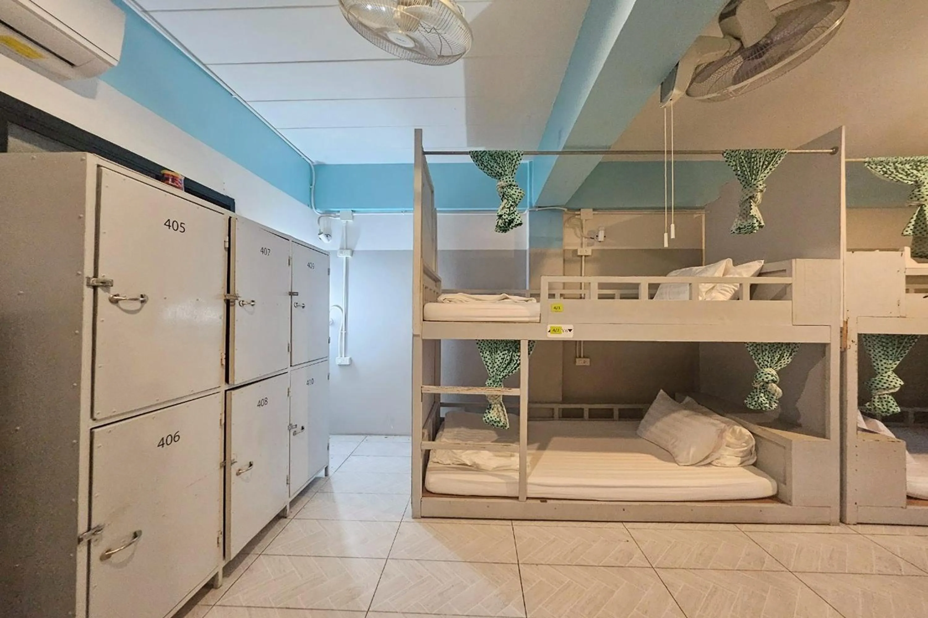 Photo of the whole room, Bed in Me U Hostel