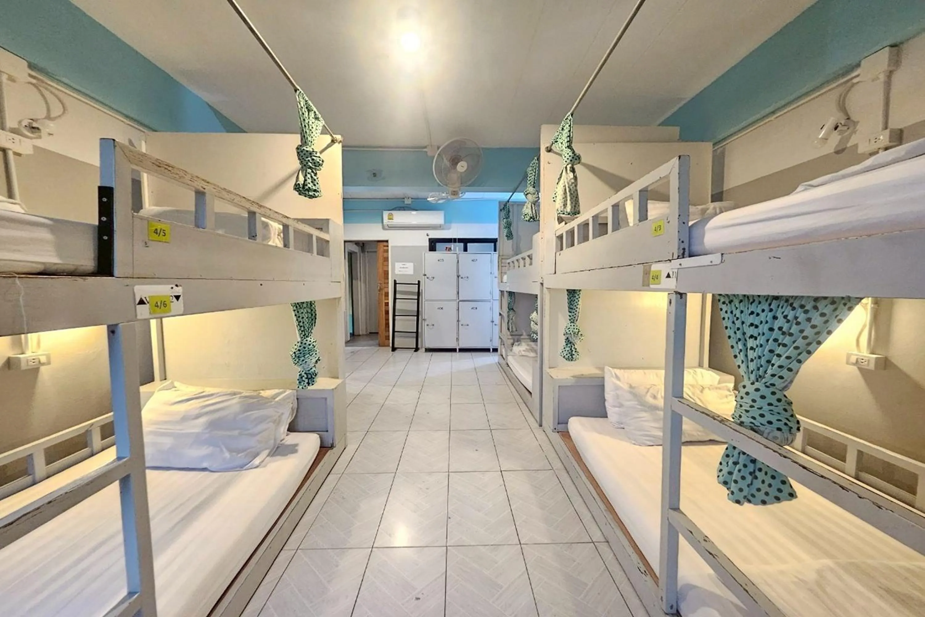 Bedroom, Bed in Me U Hostel