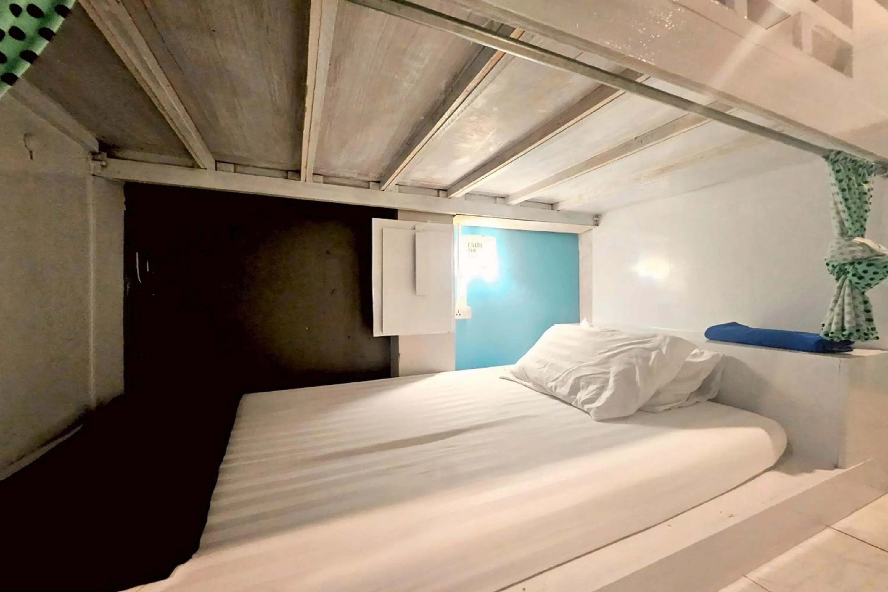 Bedroom, Bed in Me U Hostel