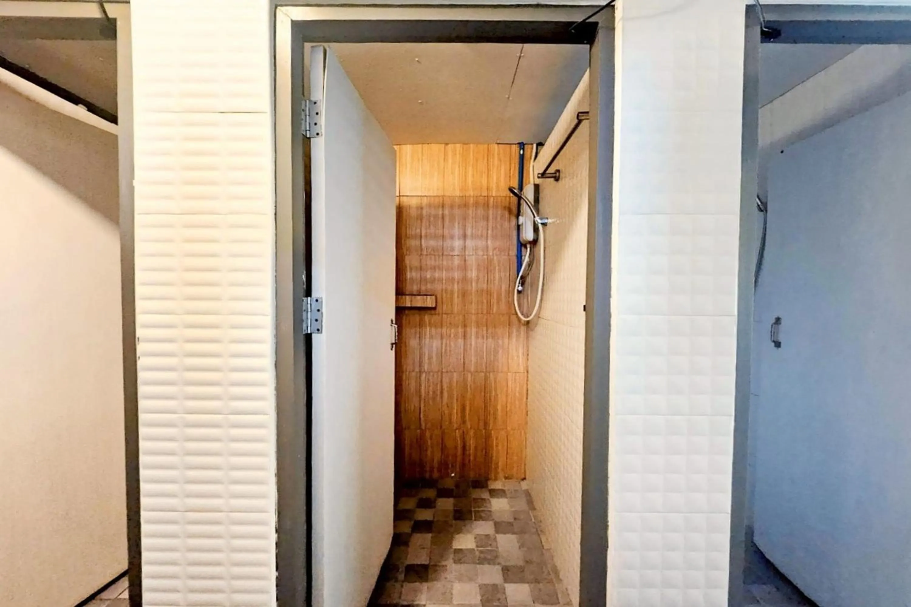 Bathroom in Me U Hostel