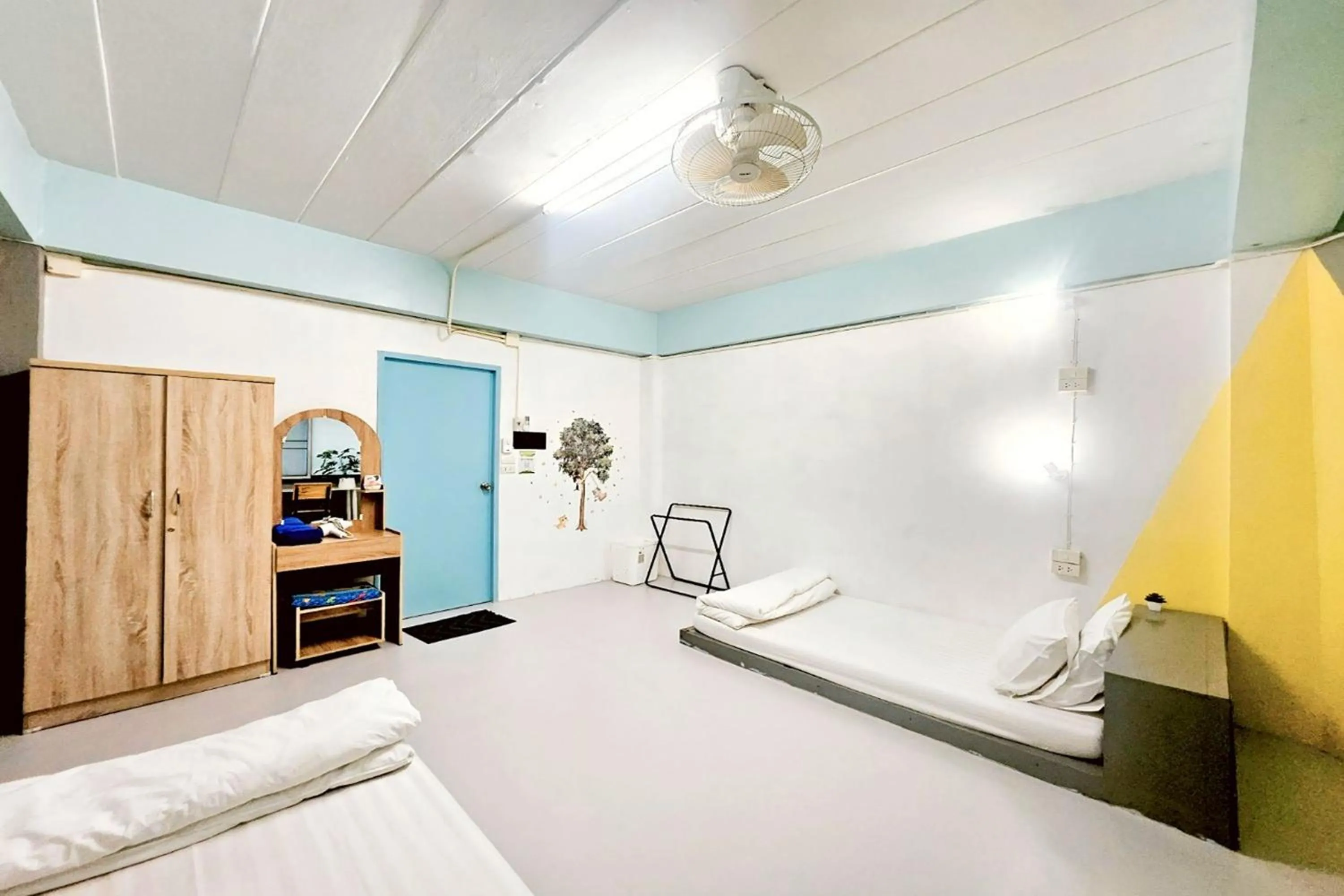 Bedroom, Bed in Me U Hostel