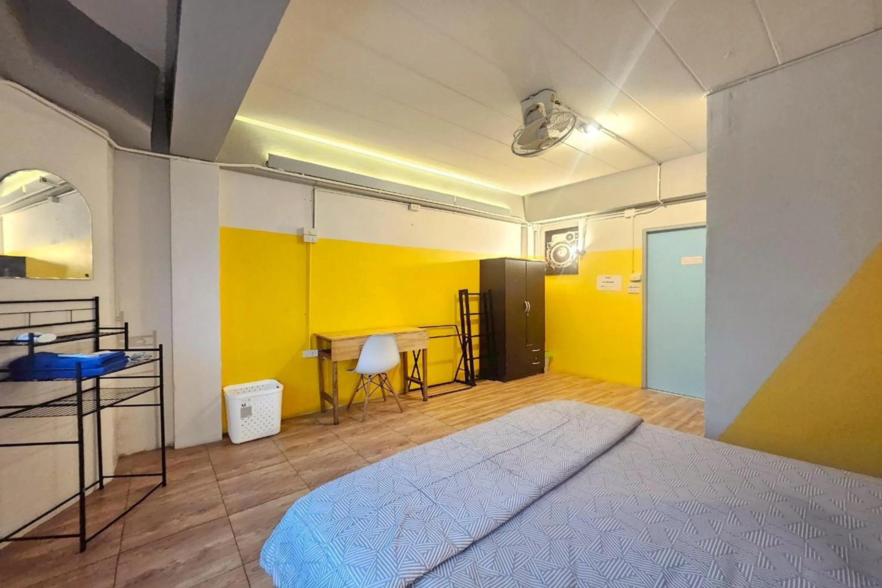 Bedroom, Bed in Me U Hostel