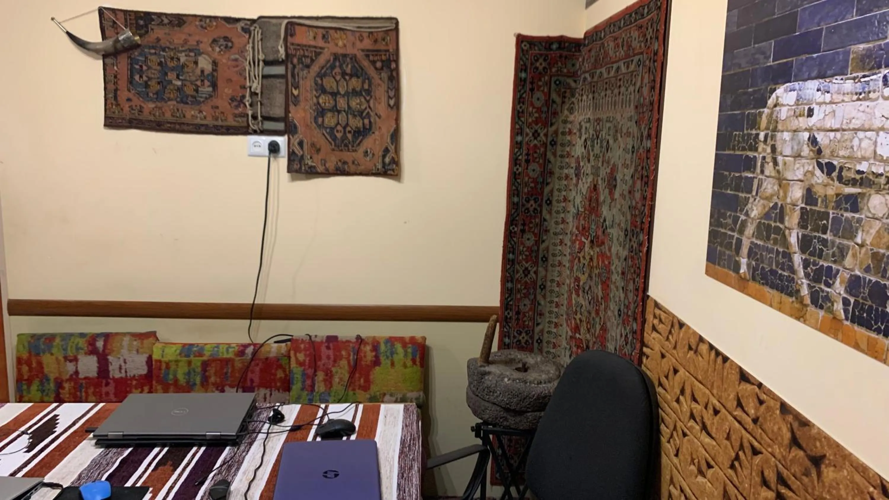 Communal lounge/ TV room in Arm Hostel