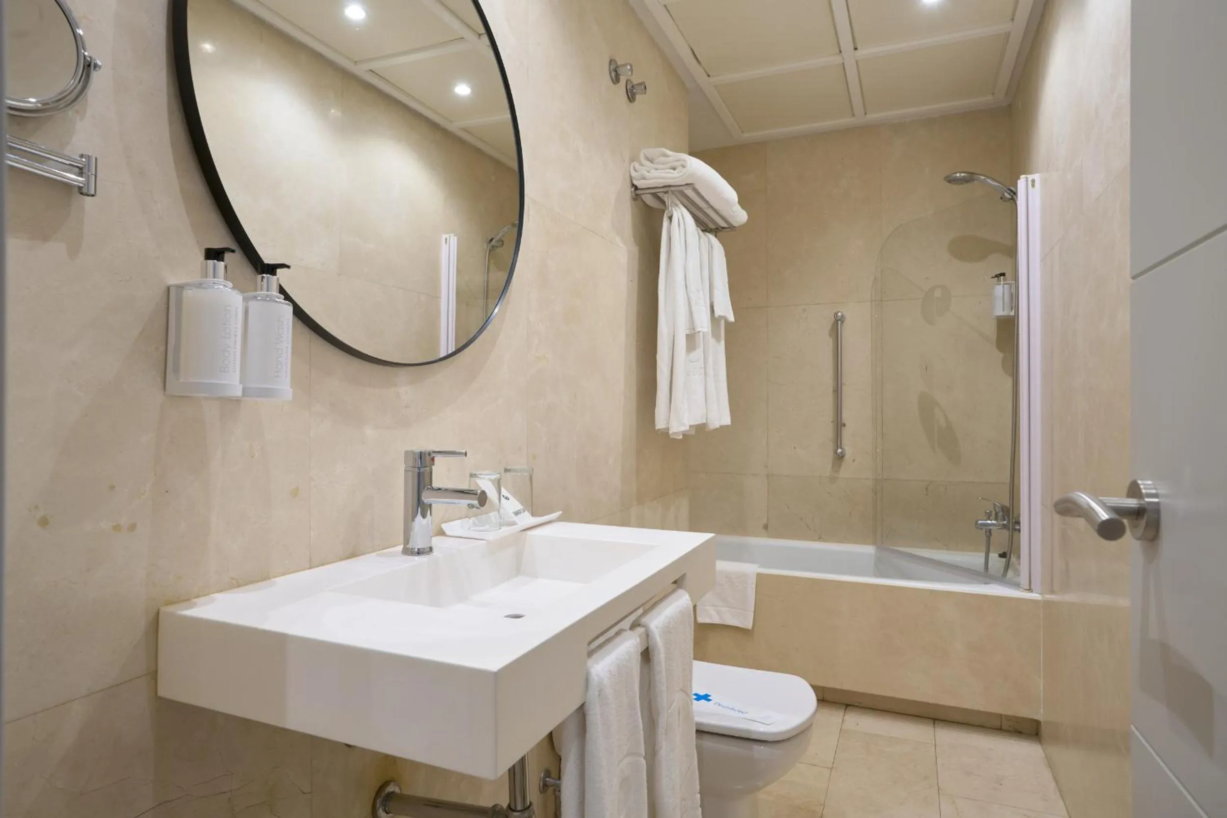 Bathroom in Hotel Pasarela