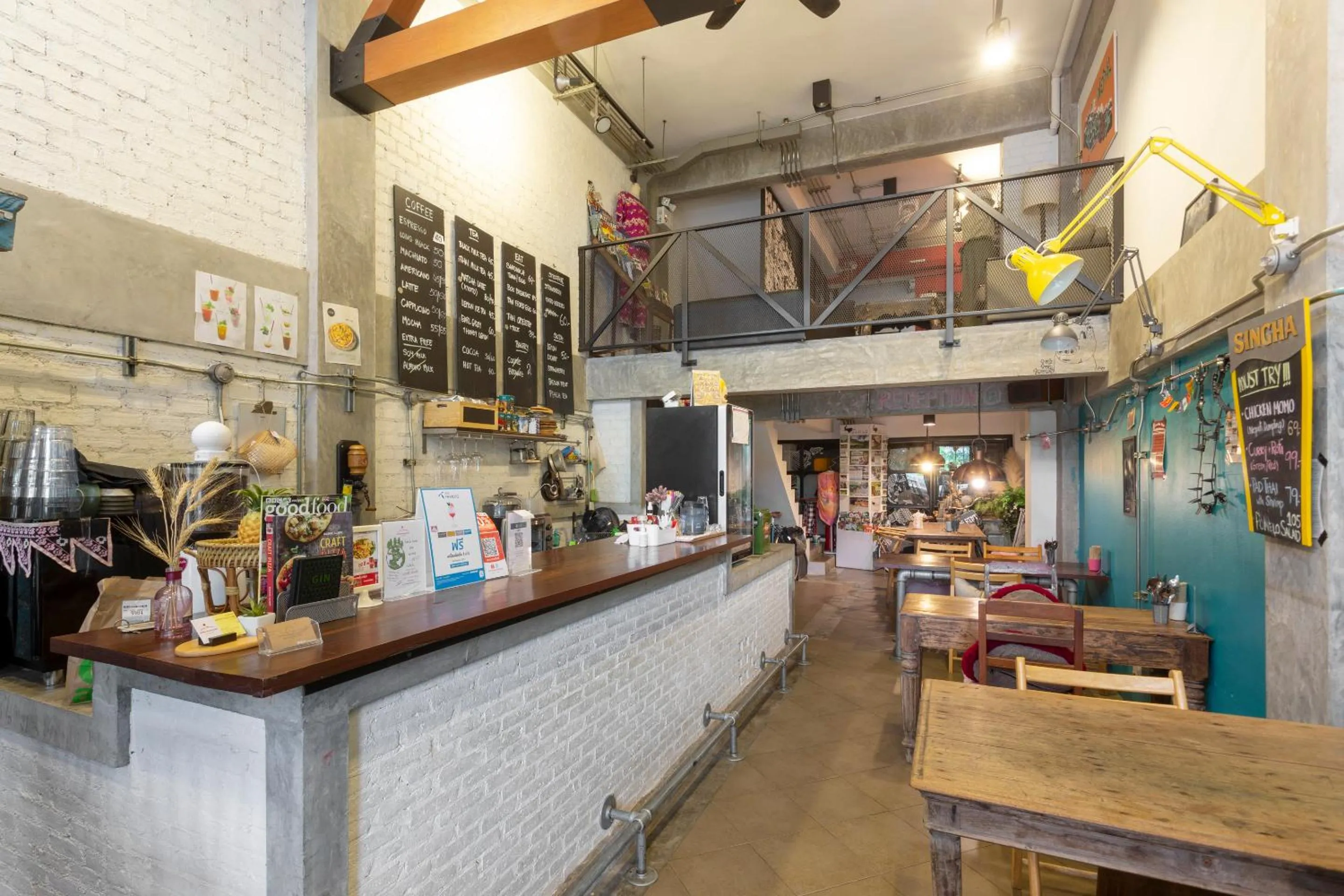 Restaurant/places to eat in Box Hostel N Cafe