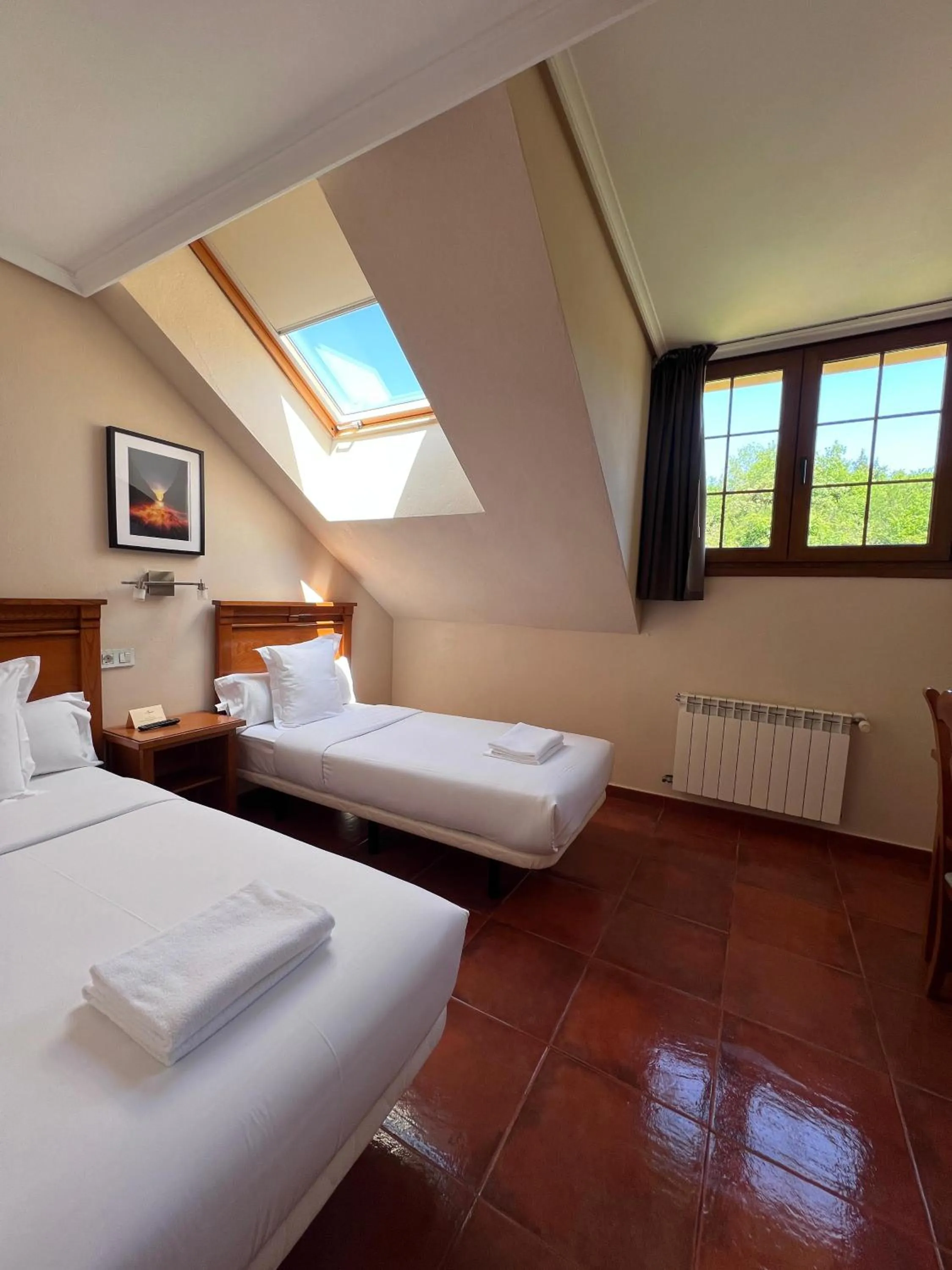 Photo of the whole room in Hotel Pugide