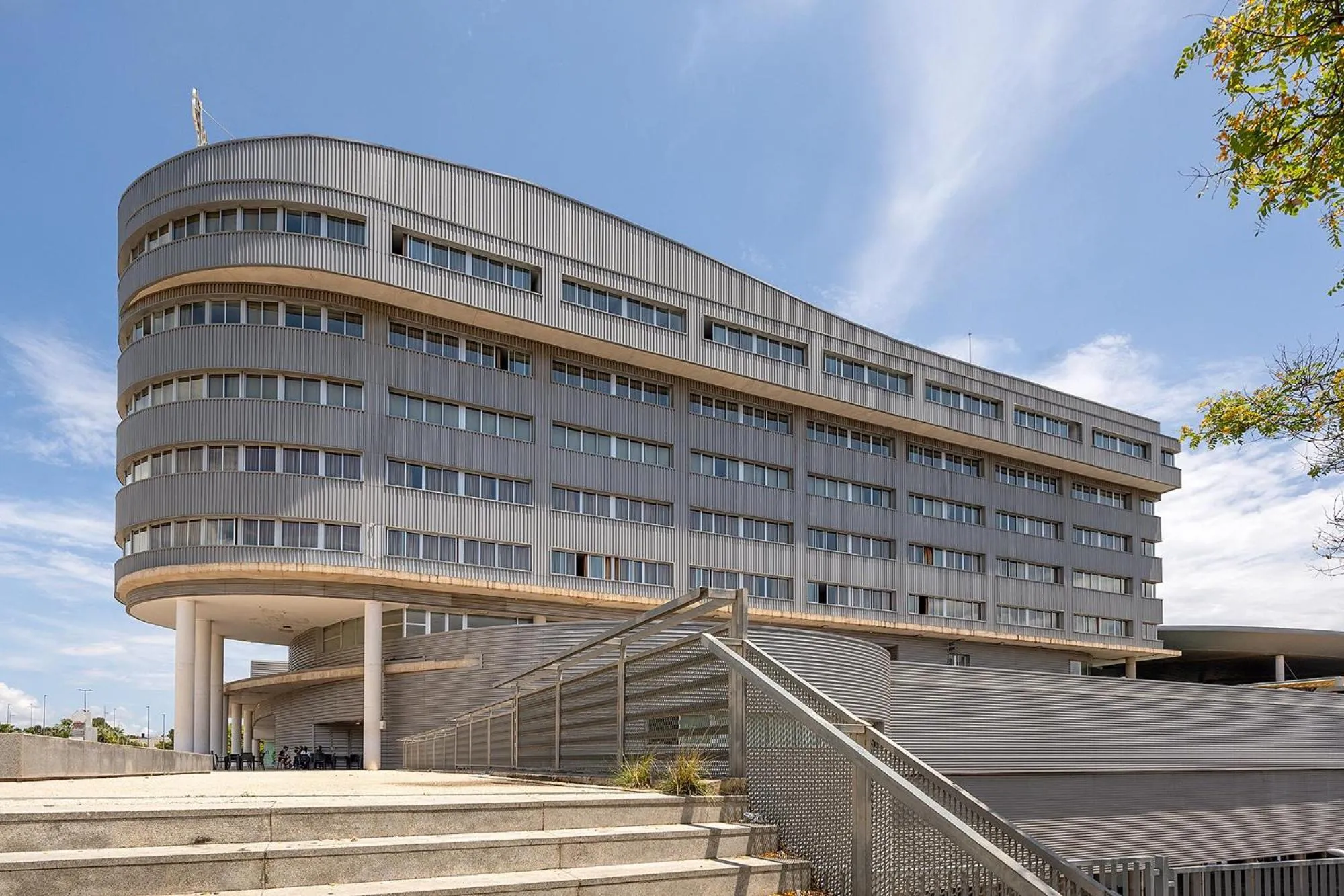 Property building in La Estación