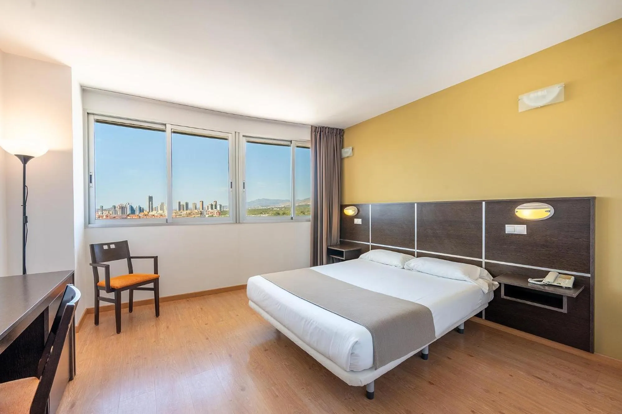 Photo of the whole room, Bed in La Estación