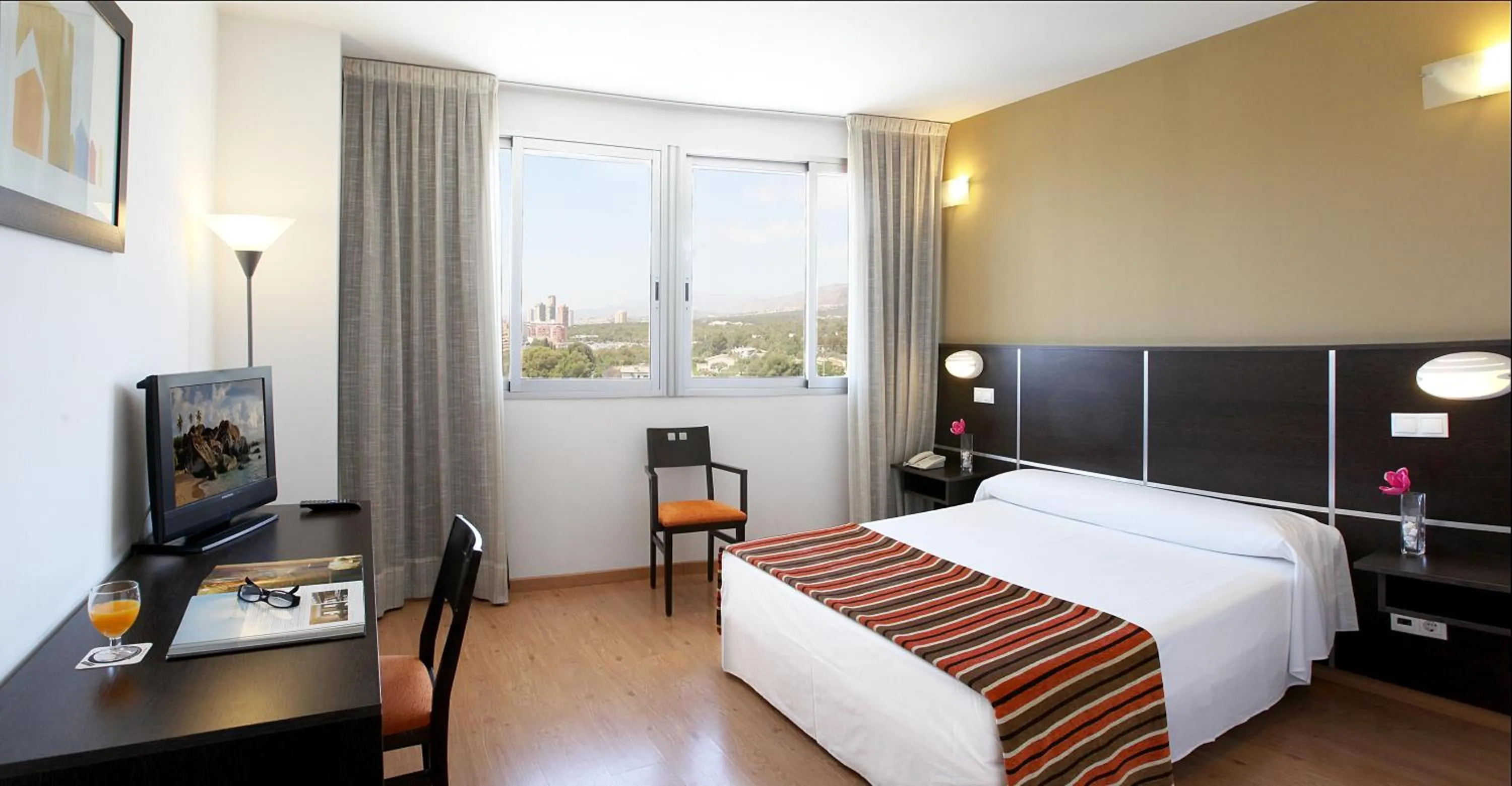 Photo of the whole room, Bed in La Estación