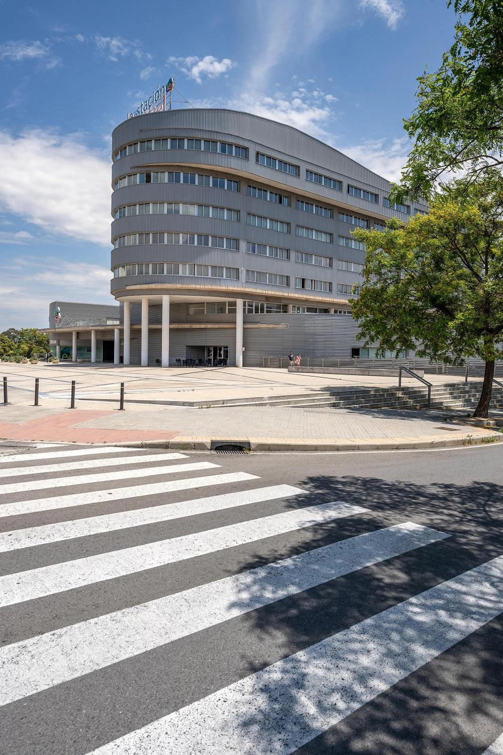 Property building in La Estación