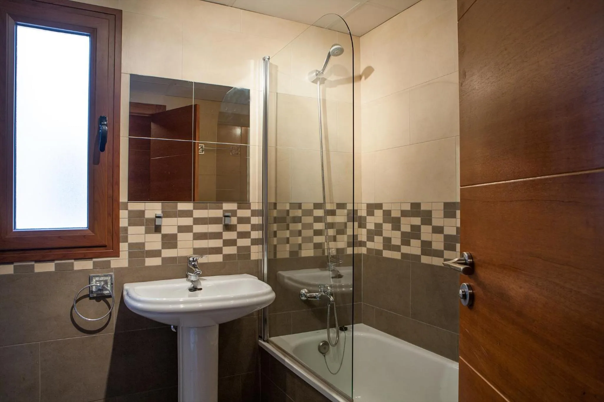 Real de Cartuja Apartments & Suites