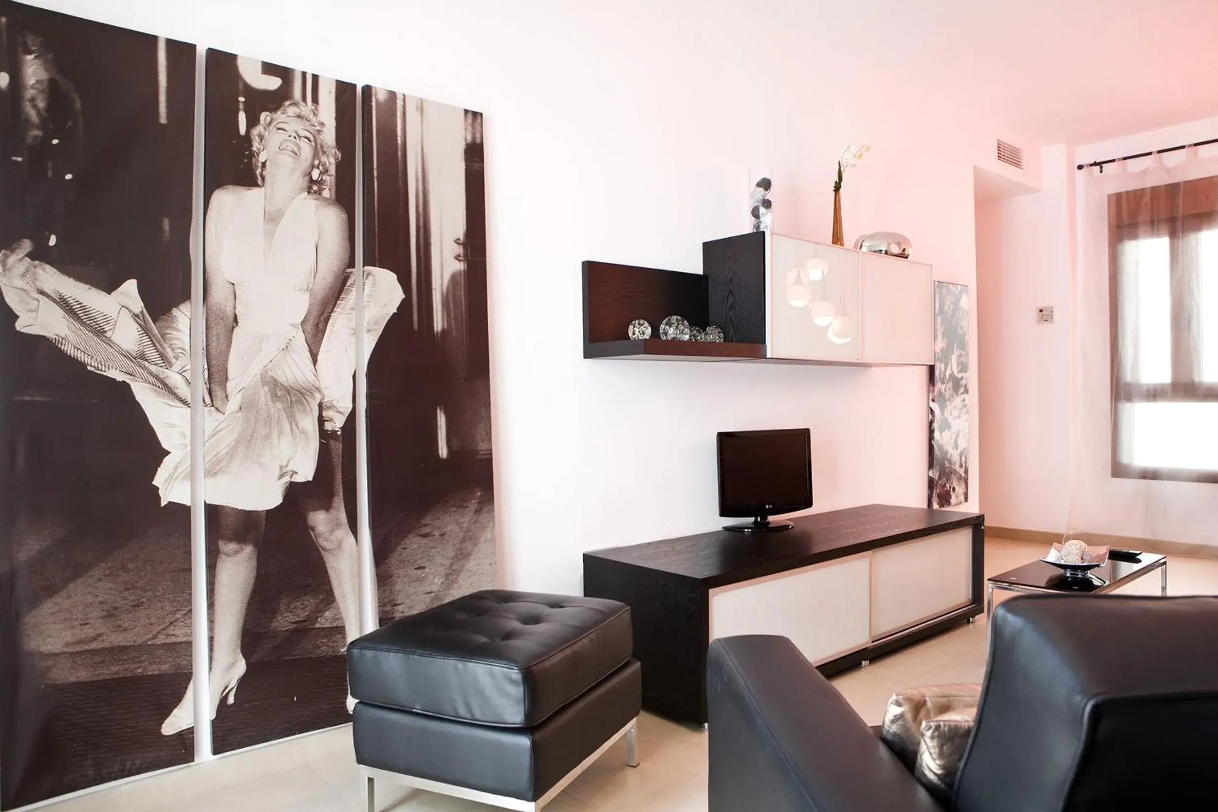 Two-Bedroom Apartment in Real de Cartuja Apartments & Suites Two-Bedroom Apartment in Real de Cartuja Apartments & Suites