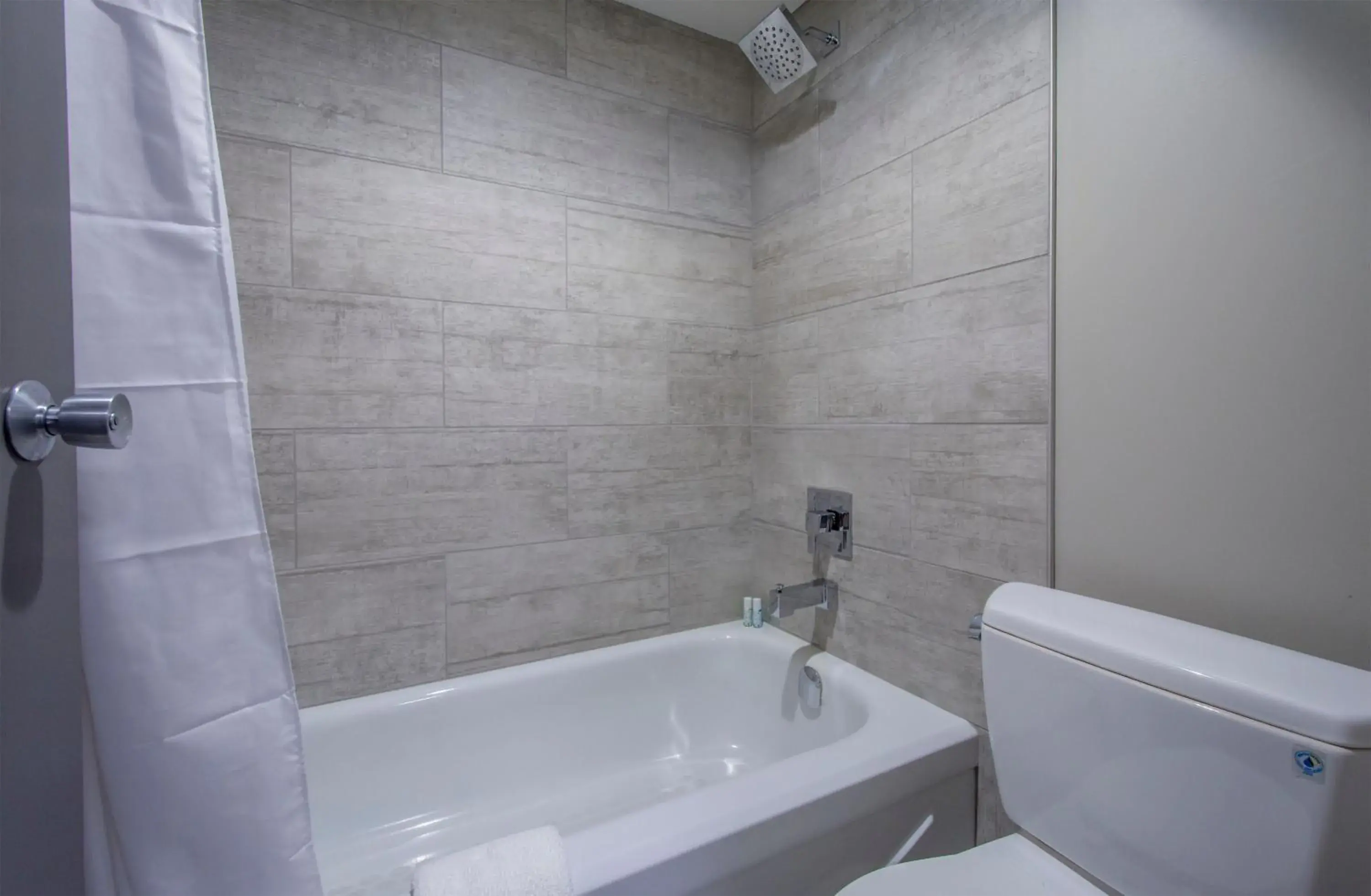 Queen Room in Grand Marshal Inn Queen Room in Grand Marshal Inn