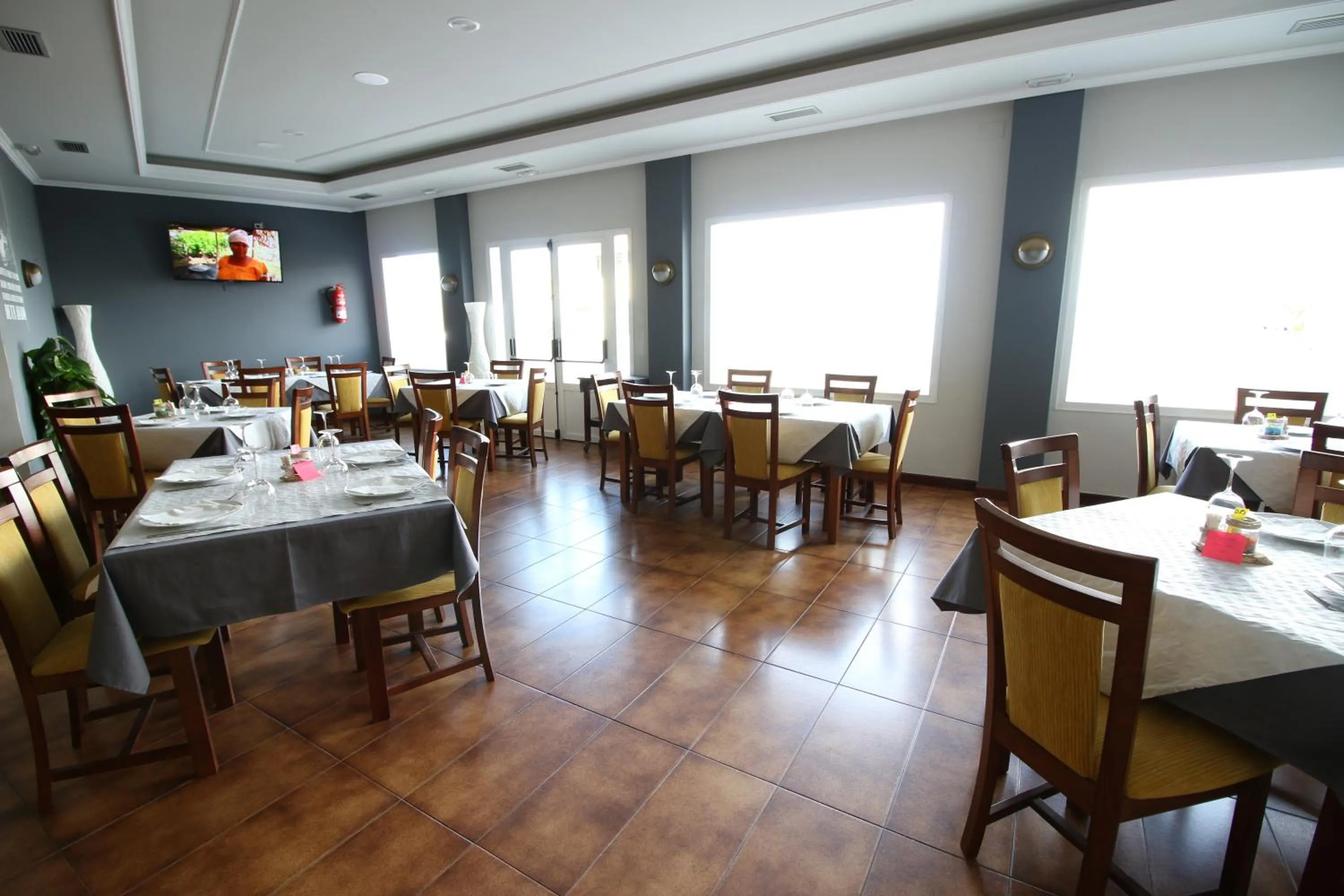 Restaurant/places to eat in Hotel Alda Bueumar