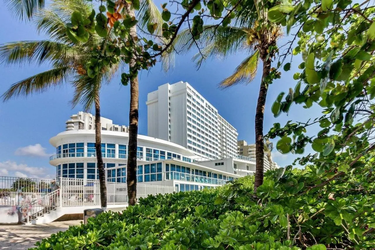Castle Beach Club Apartments
