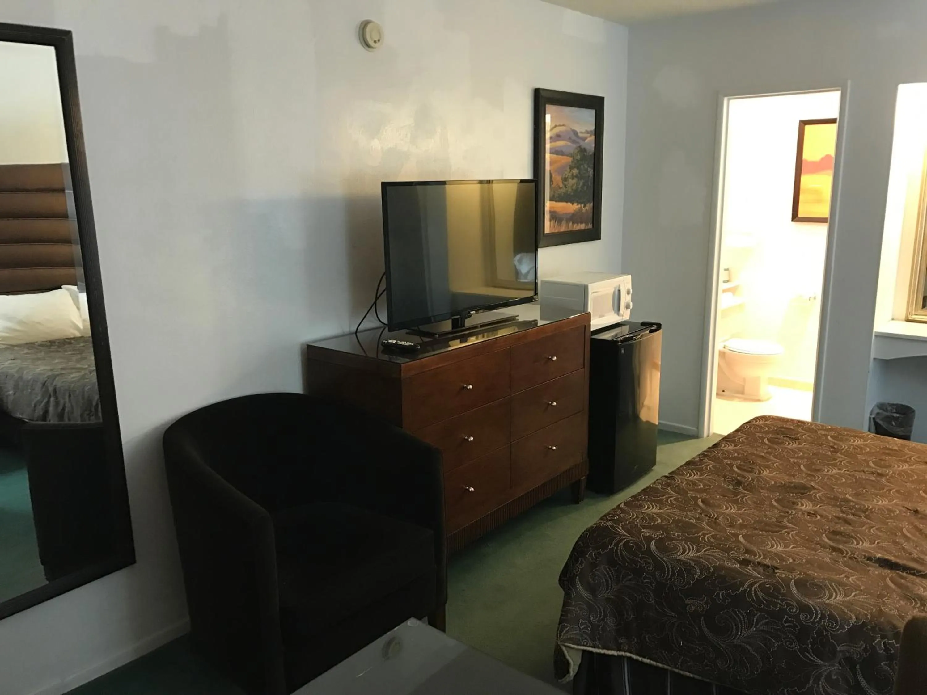 Bed in Discovery Inn