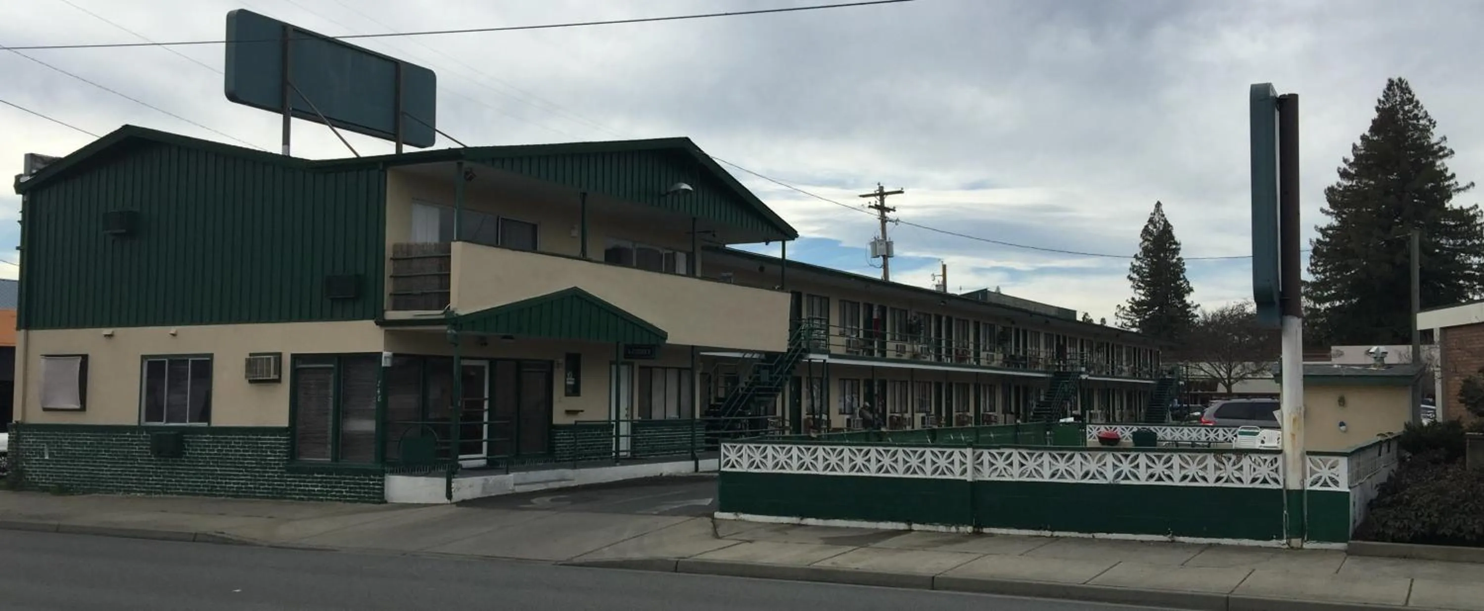 Property building in Discovery Inn