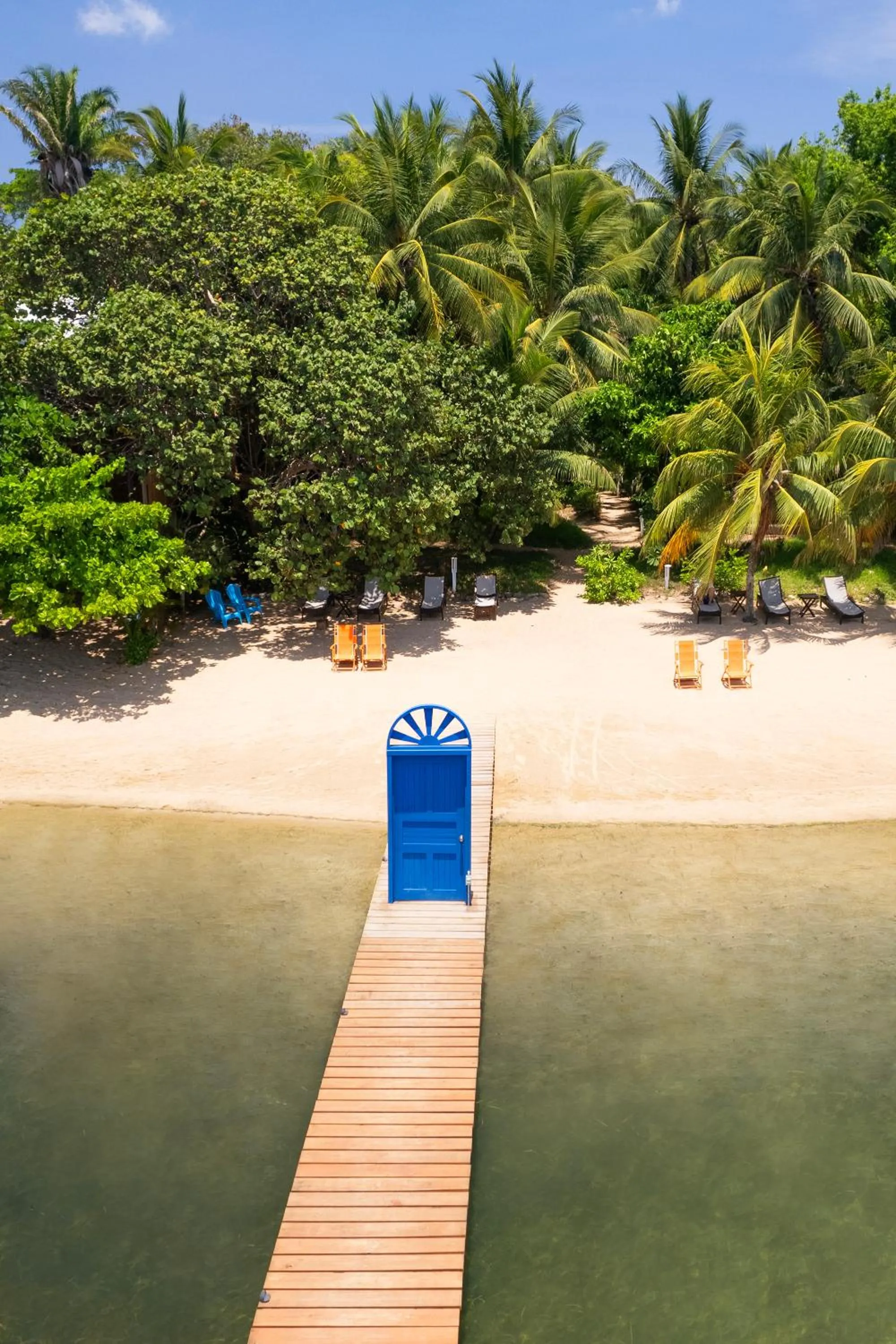 Property building in Puerta Azul