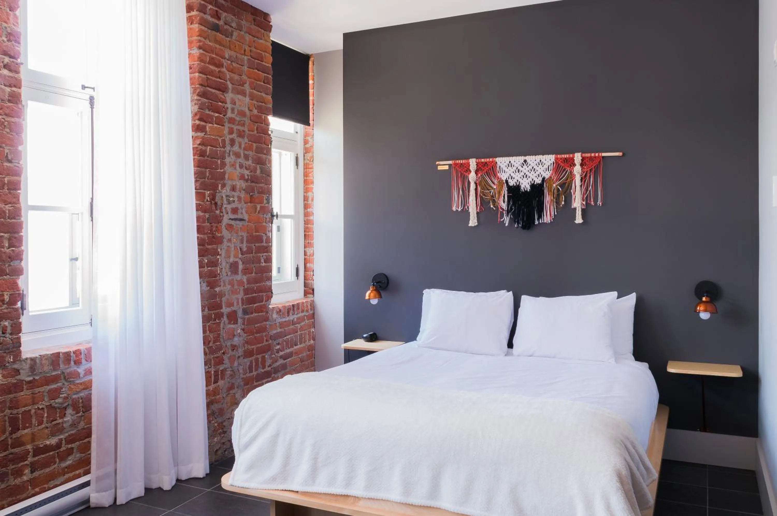 Bed in Les Lofts du Trésor - Par Les Lofts Vieux-Québec