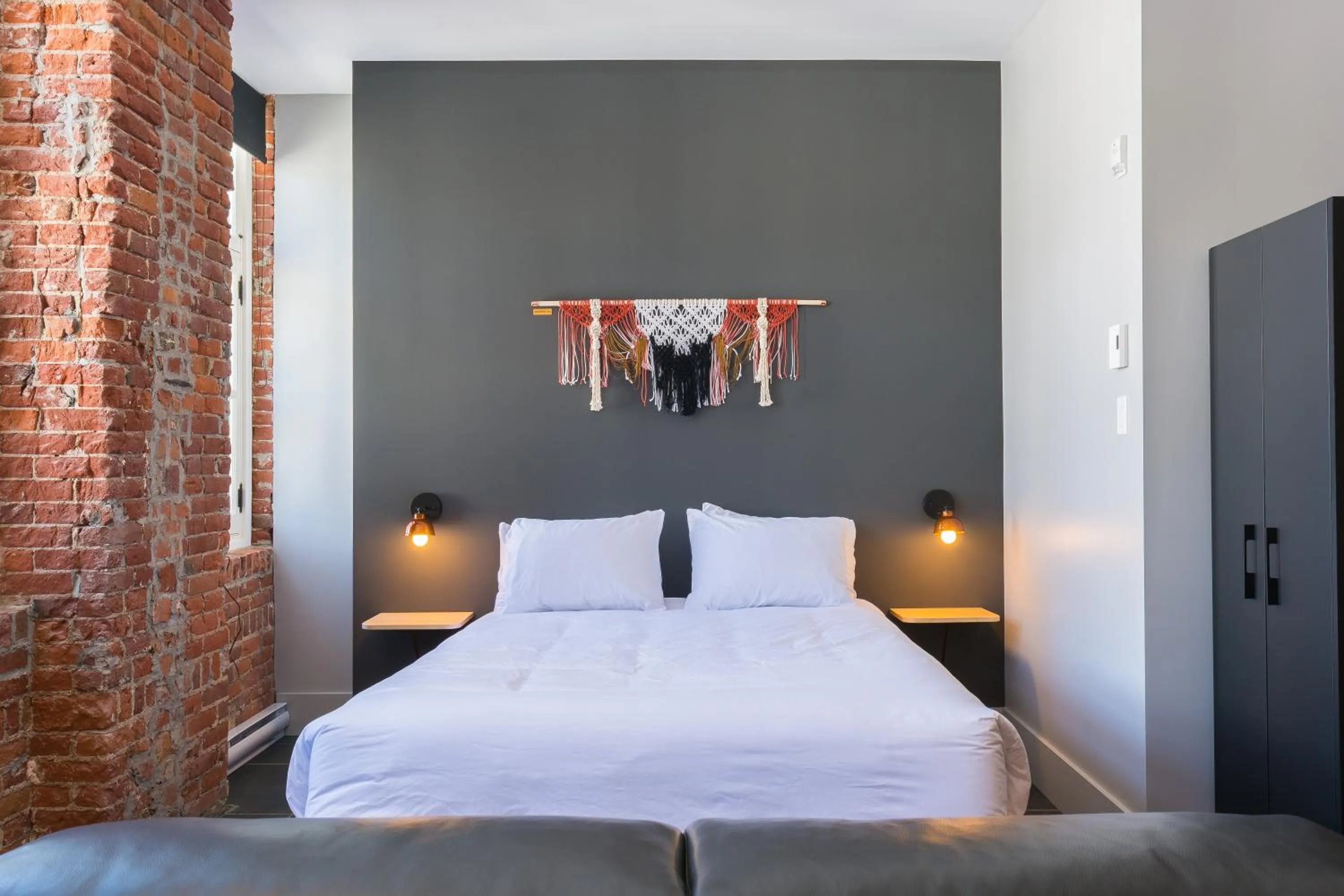 Bed in Les Lofts du Trésor - Par Les Lofts Vieux-Québec