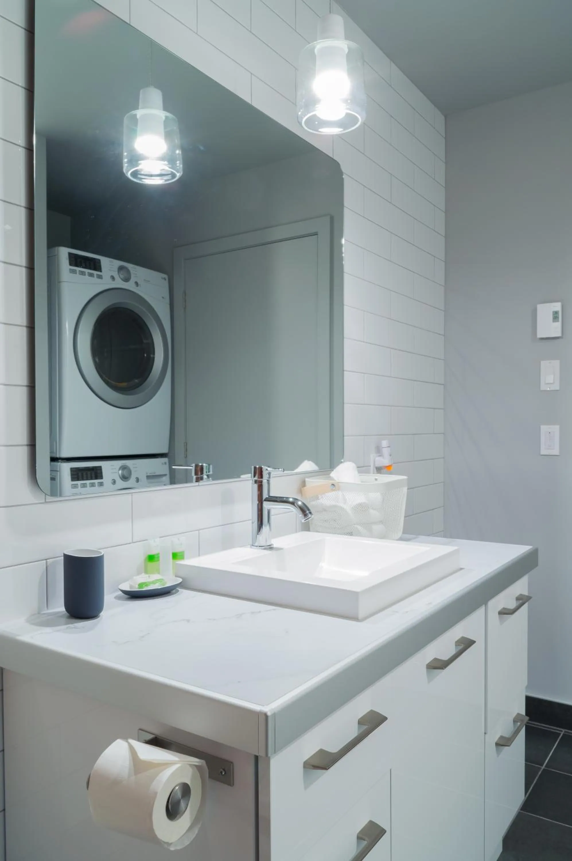 Shower in Les Lofts du Trésor - Par Les Lofts Vieux-Québec