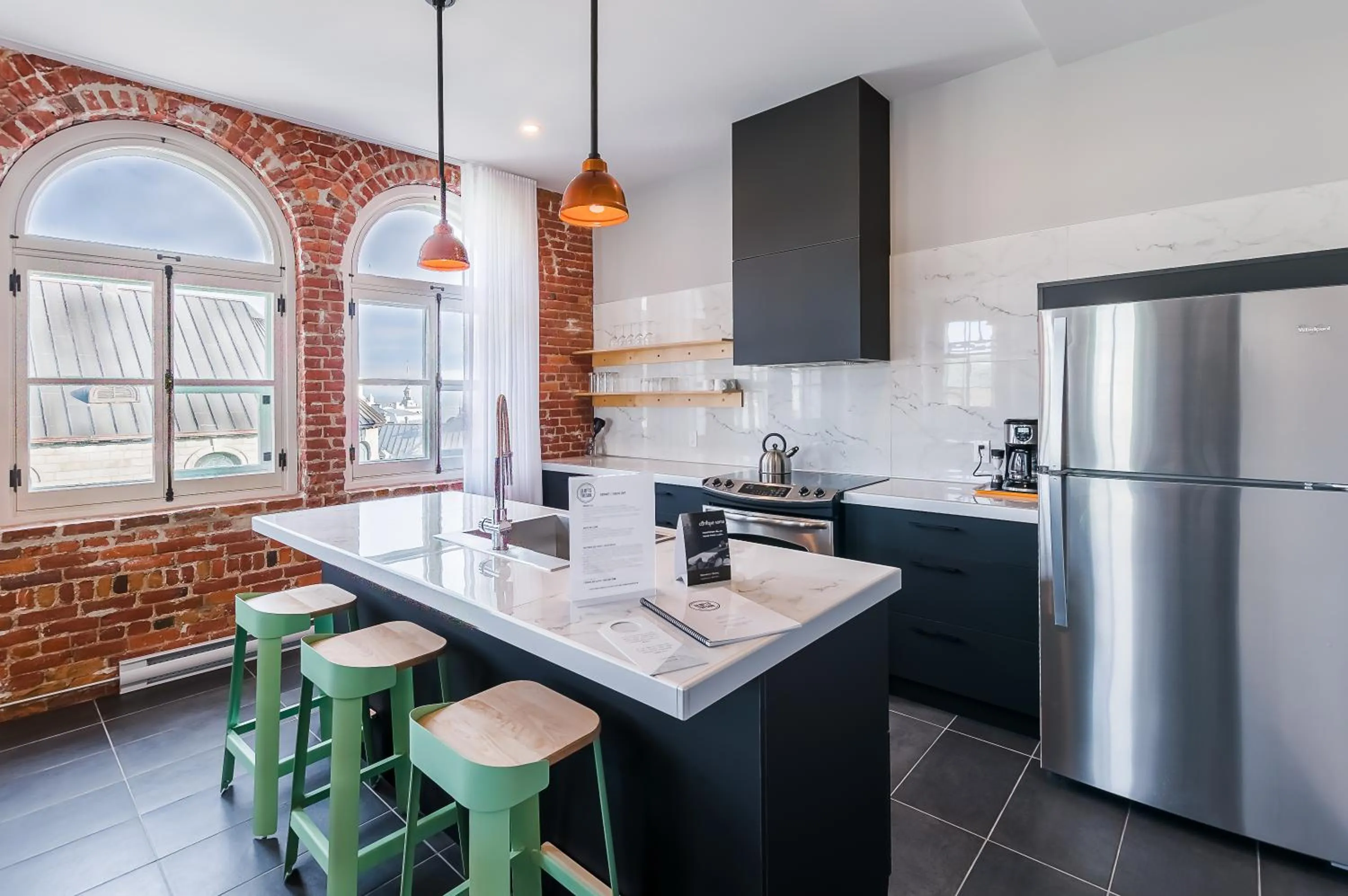 Coffee/tea facilities in Les Lofts du Trésor - Par Les Lofts Vieux-Québec
