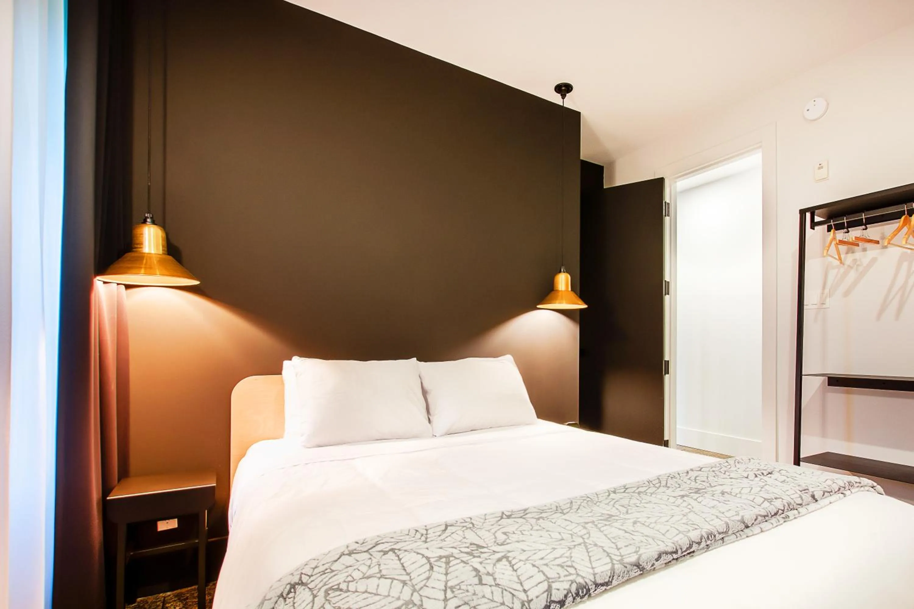 Bed in Les Lofts du Trésor - Par Les Lofts Vieux-Québec