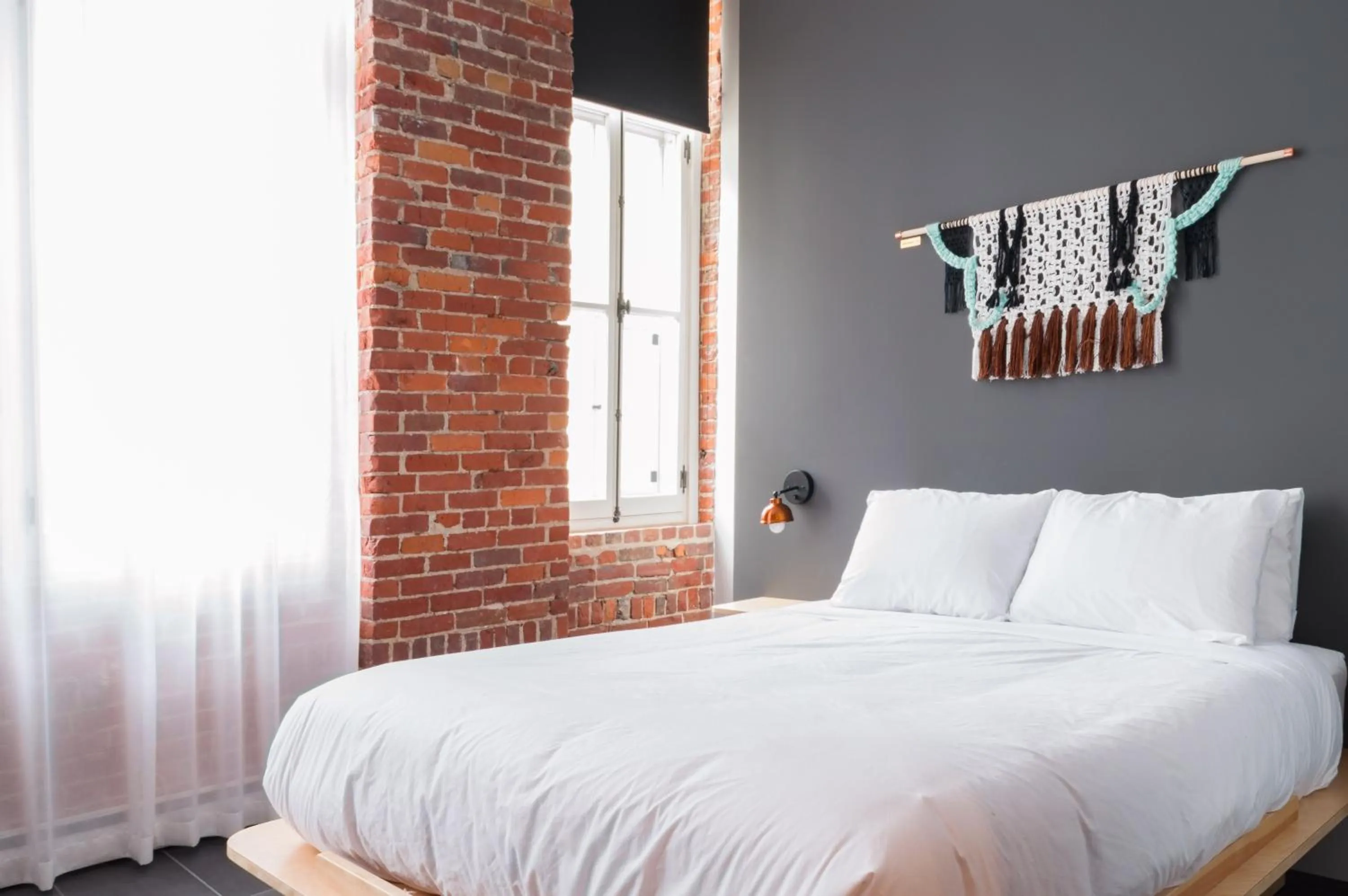 Bed in Les Lofts du Trésor - Par Les Lofts Vieux-Québec