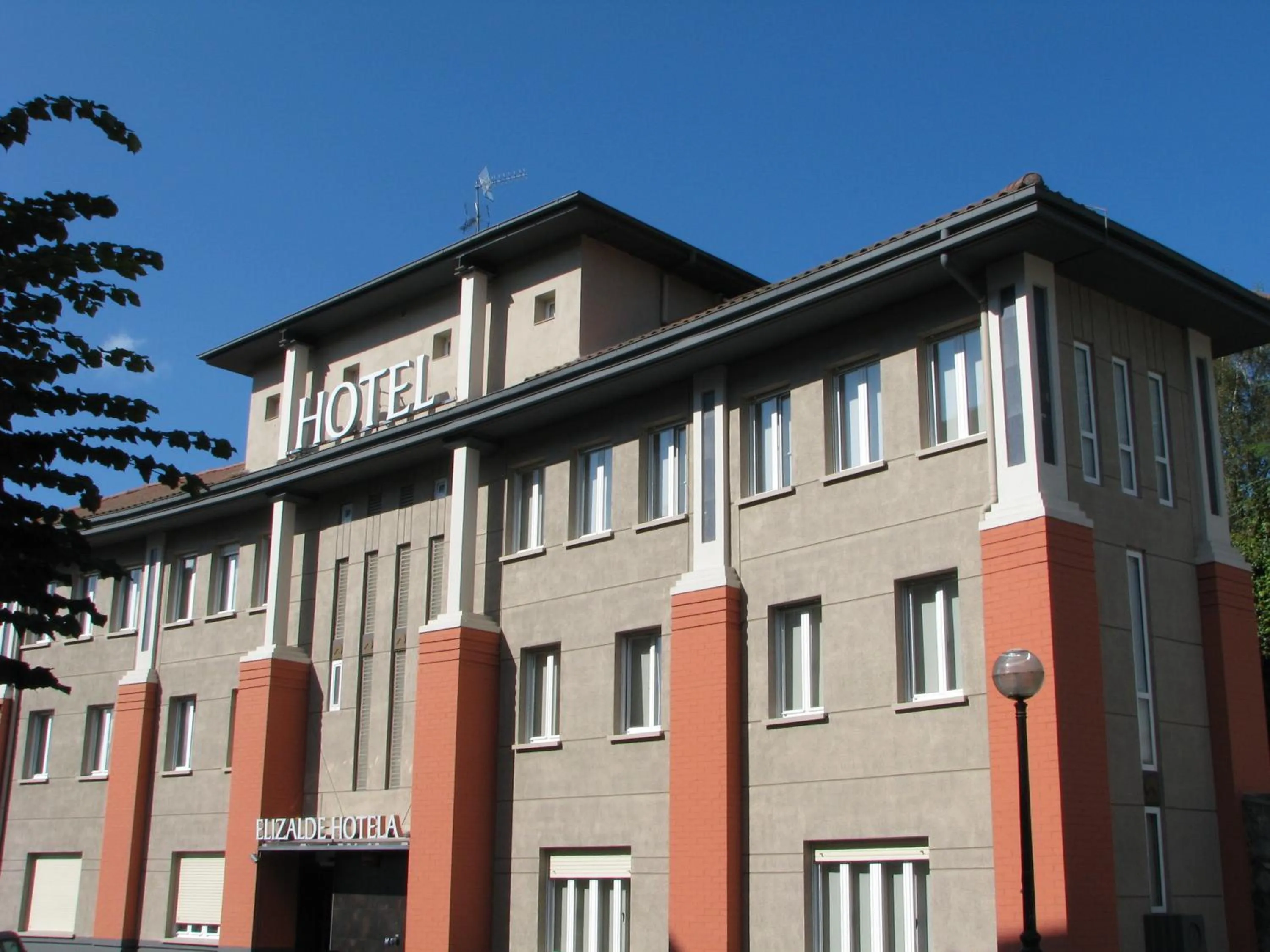 Facade/entrance in Hotel Elizalde