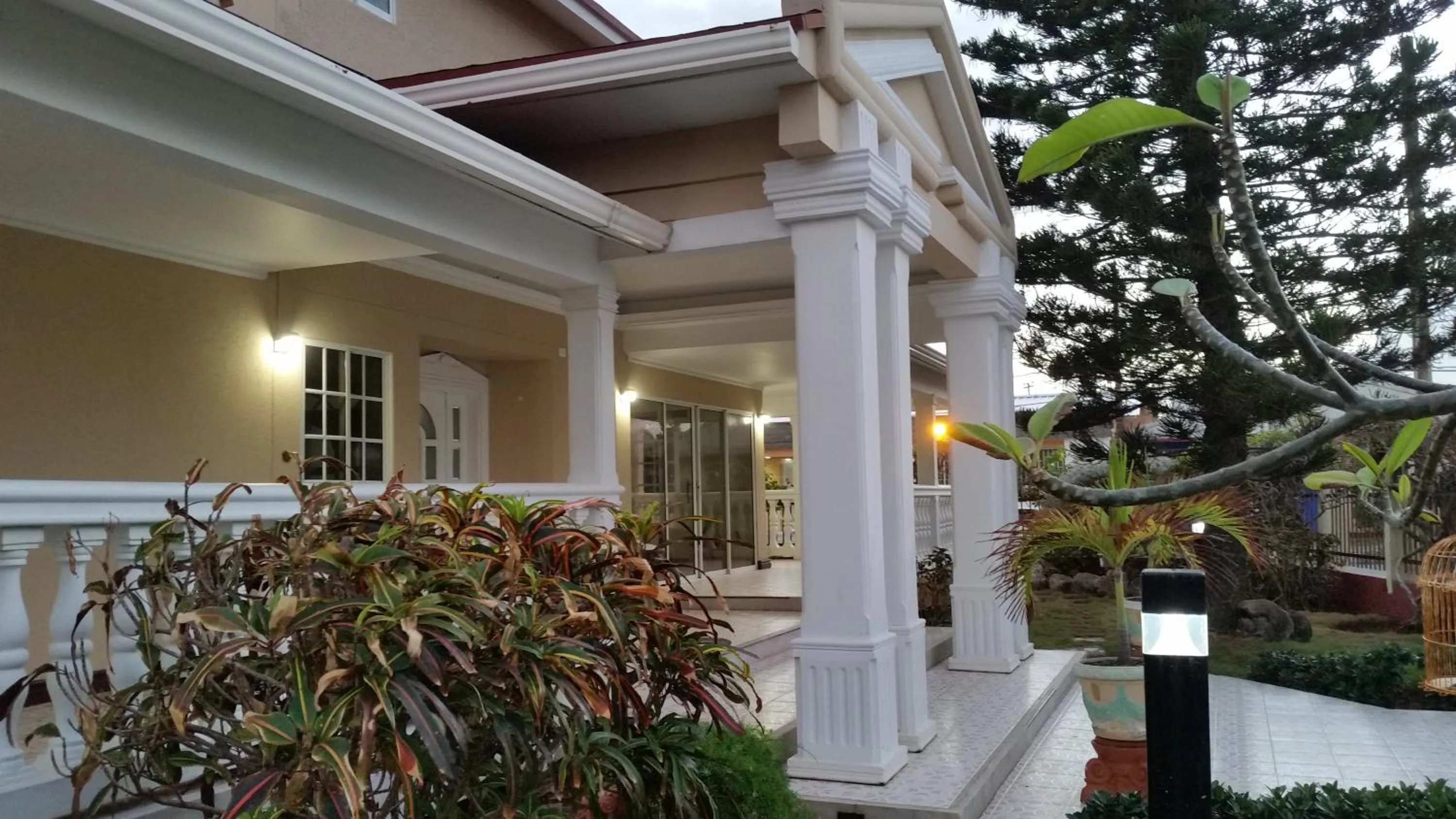 Property building in Hostal Marlyn