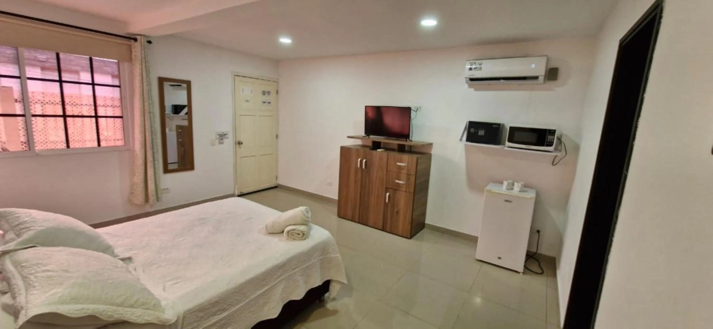 Decorative detail, Bed in Hostal Marlyn