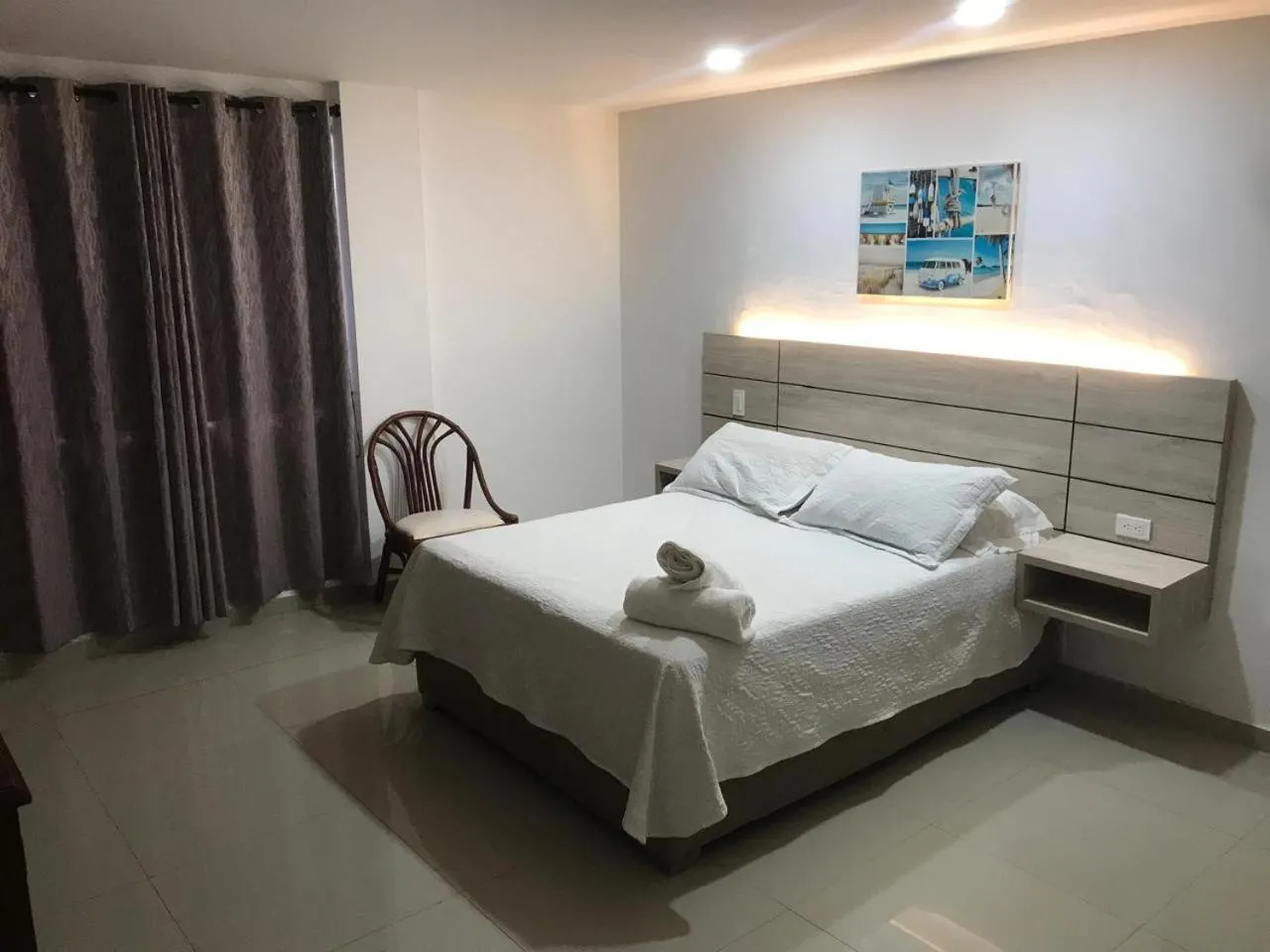 Property building, Bed in Hostal Marlyn