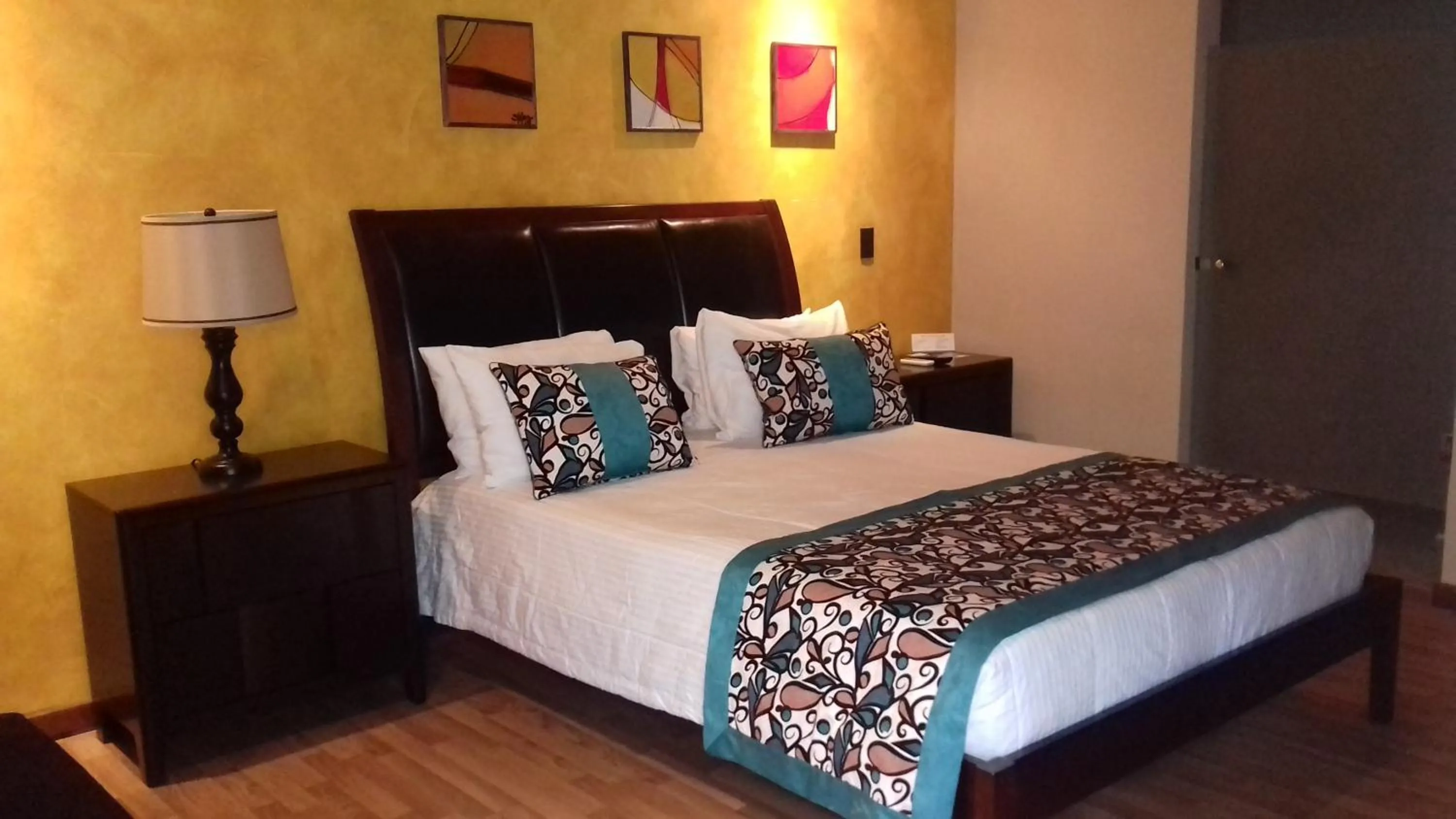 Bed in Hotel Vista De Golf, San Jose Aeropuerto, Costa Rica